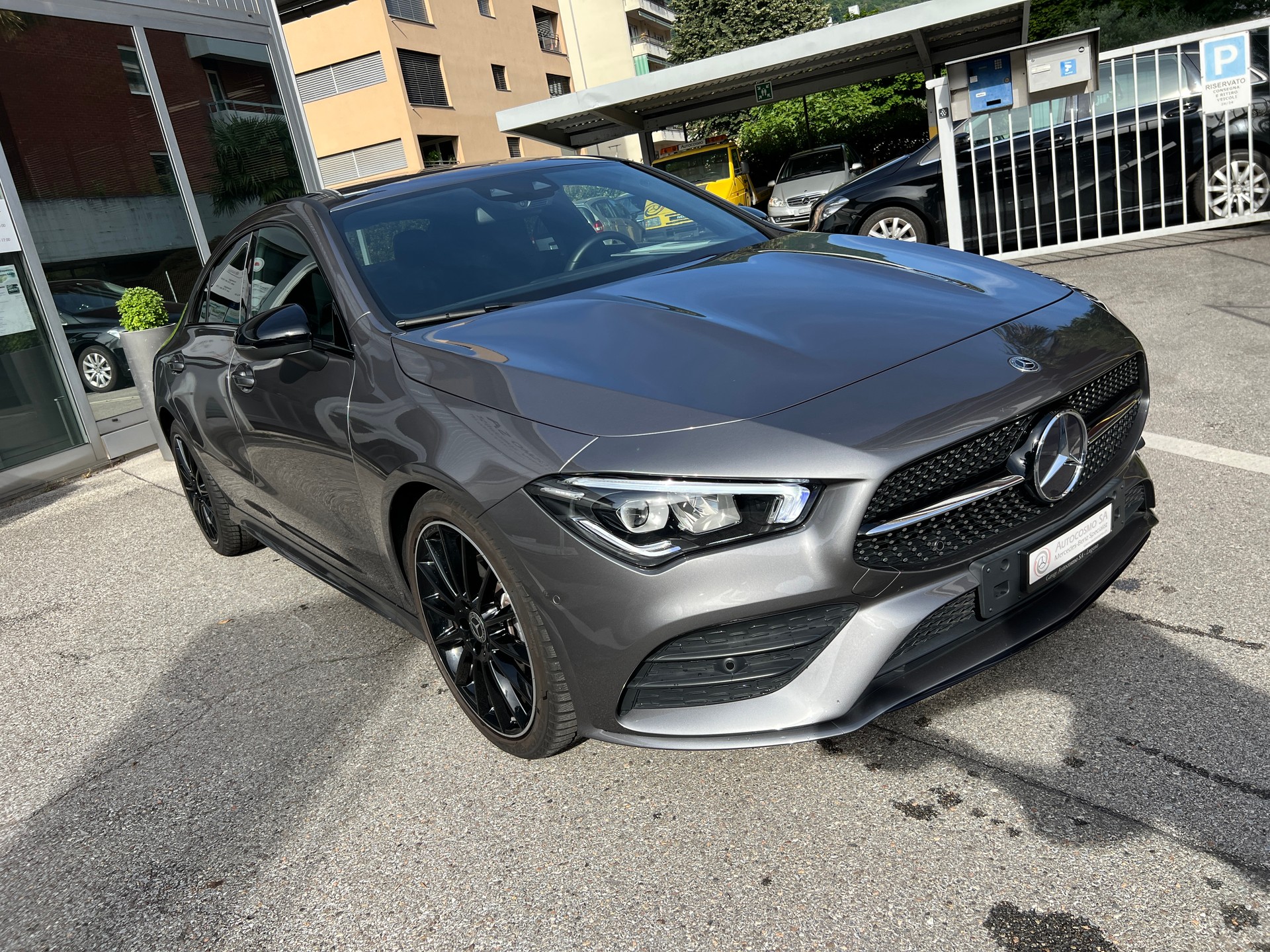 MERCEDES-BENZ CLA 200-image-5