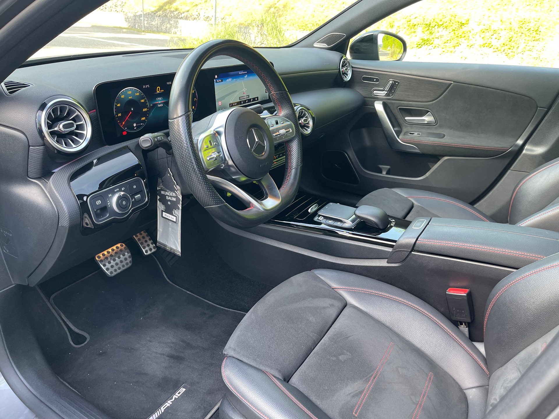 MERCEDES-BENZ A 250 4Matic AMG Line 4Matic 7G-DCT-image-6