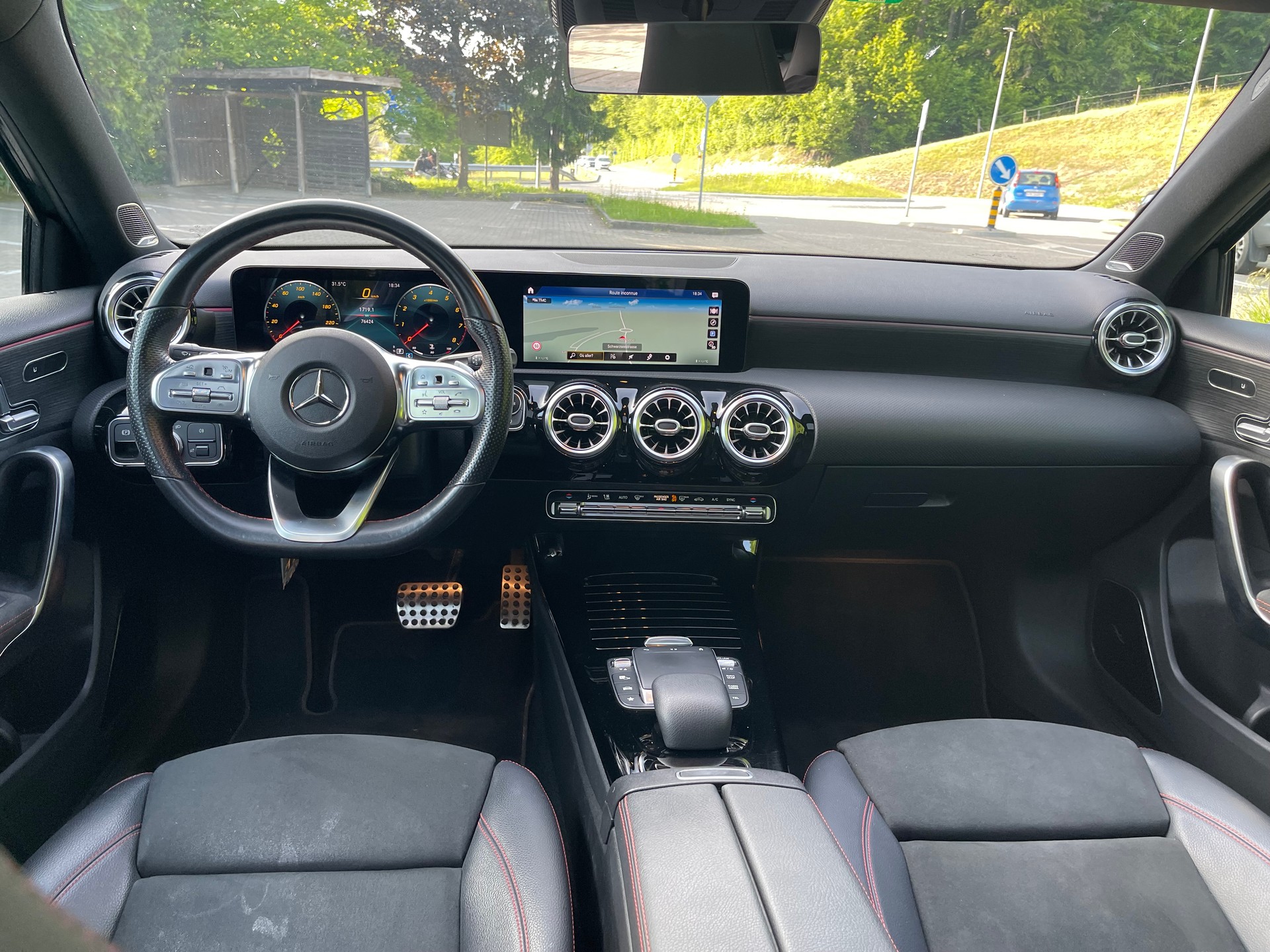 MERCEDES-BENZ A 250 4Matic AMG Line 4Matic 7G-DCT-image-8