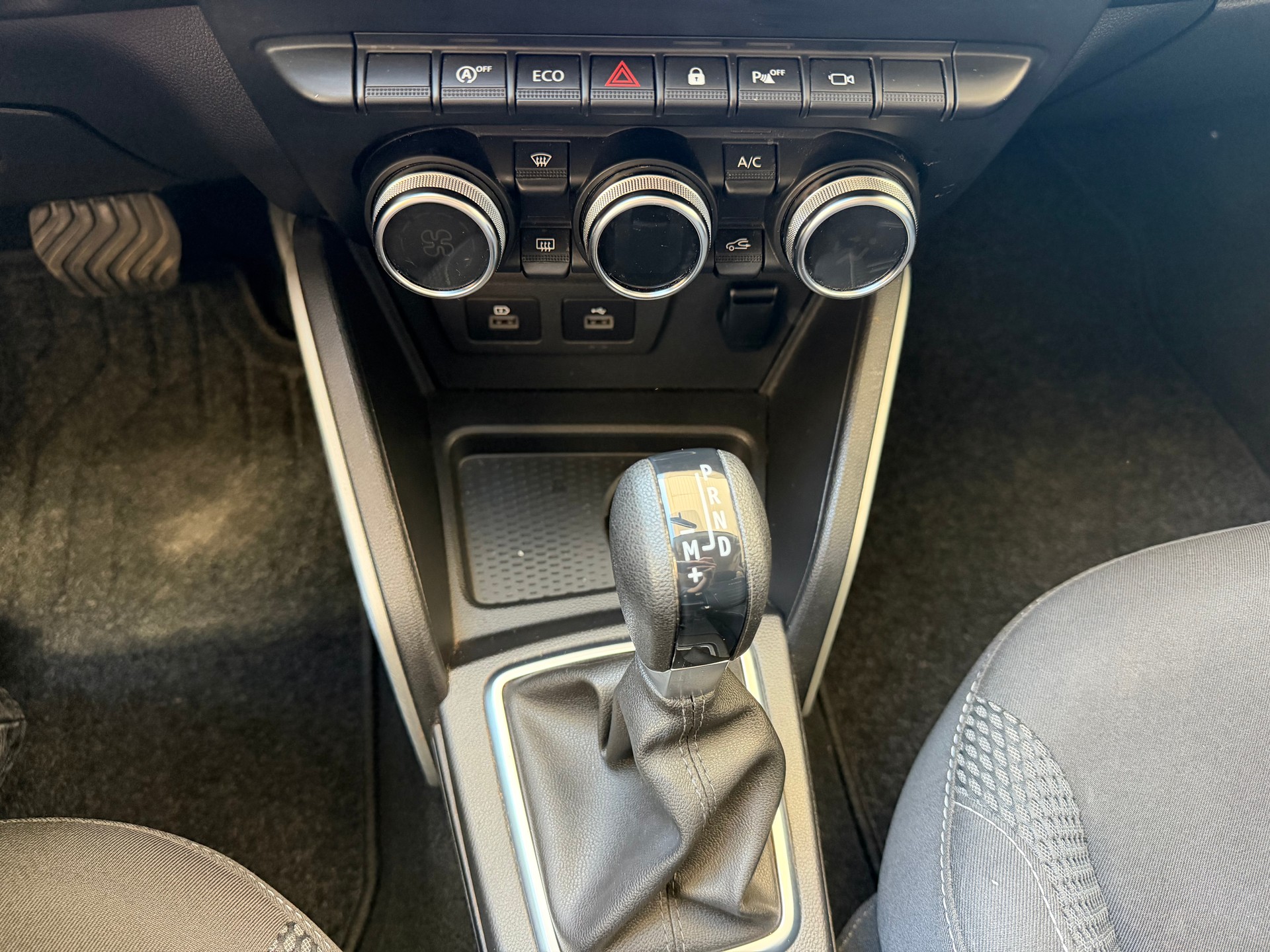 DACIA Duster TCe 150 Prestige EDC 4x2-image-13