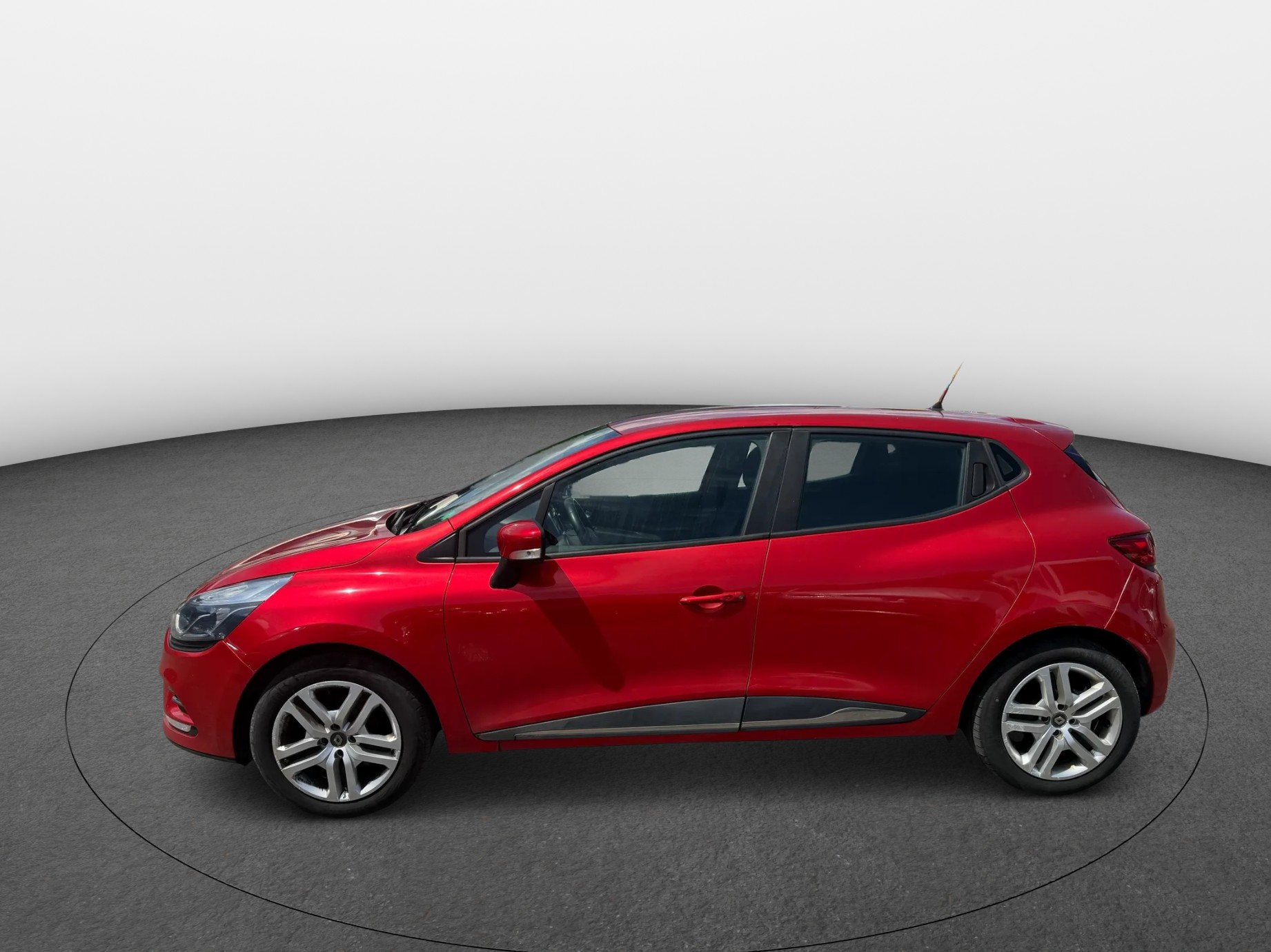 RENAULT Clio 0.9 12V Business Line-image-1