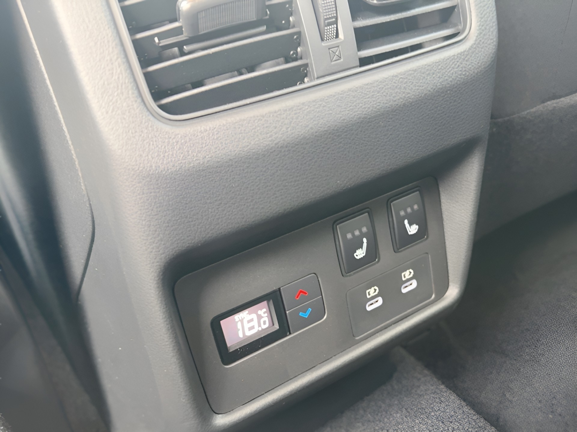 NISSAN X-Trail 1.5 VC-T MHEV N-Connecta-image-18