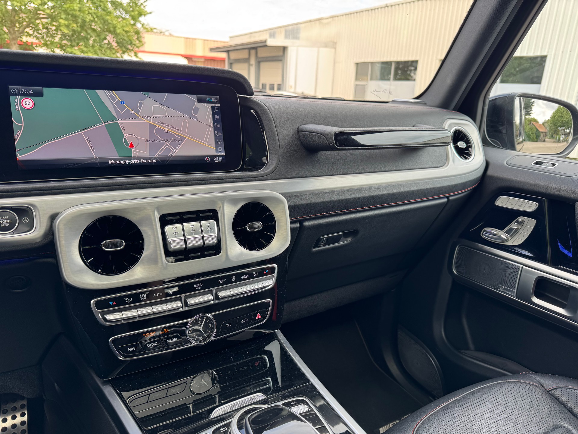 MERCEDES-BENZ G 350 d AMG Line 9G-Tronic-image-11