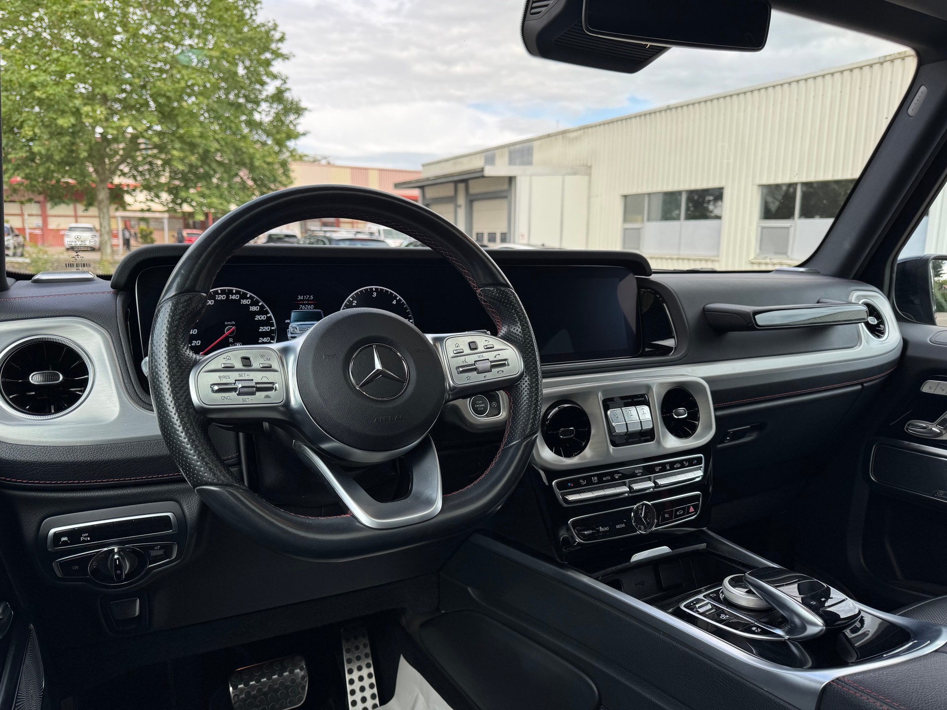 MERCEDES-BENZ G 350 d AMG Line 9G-Tronic-image-10