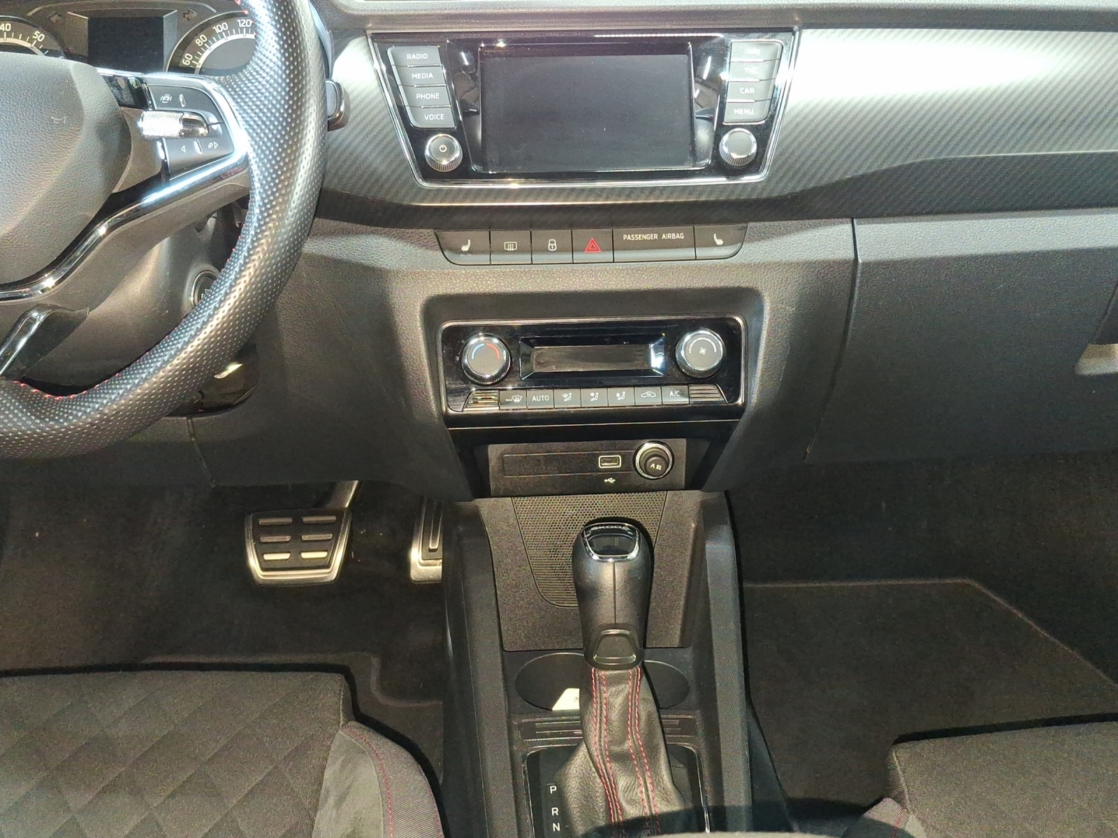 SKODA Fabia 1.0 TSI Monte Carlo DSG-image-10