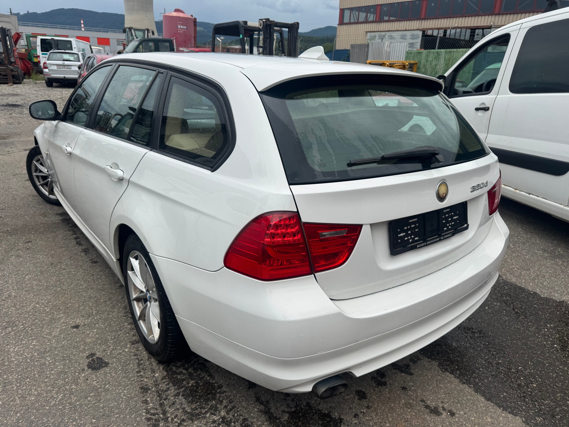 BMW 320d Touring Steptronic-image-4