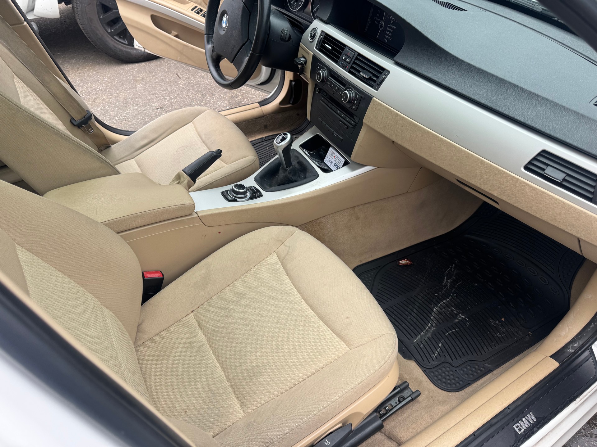BMW 320d Touring Steptronic-image-9