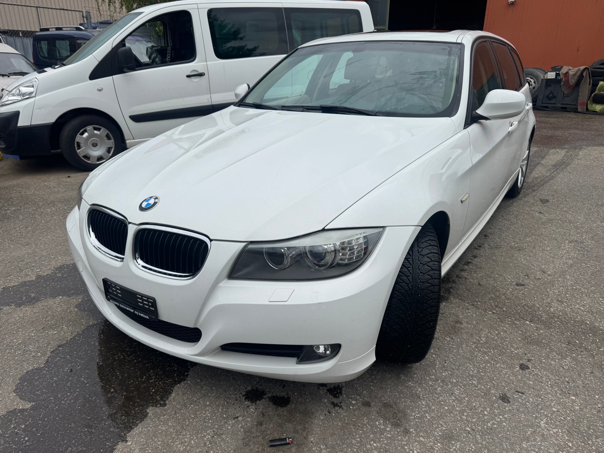 BMW 320d Touring Steptronic-image-1