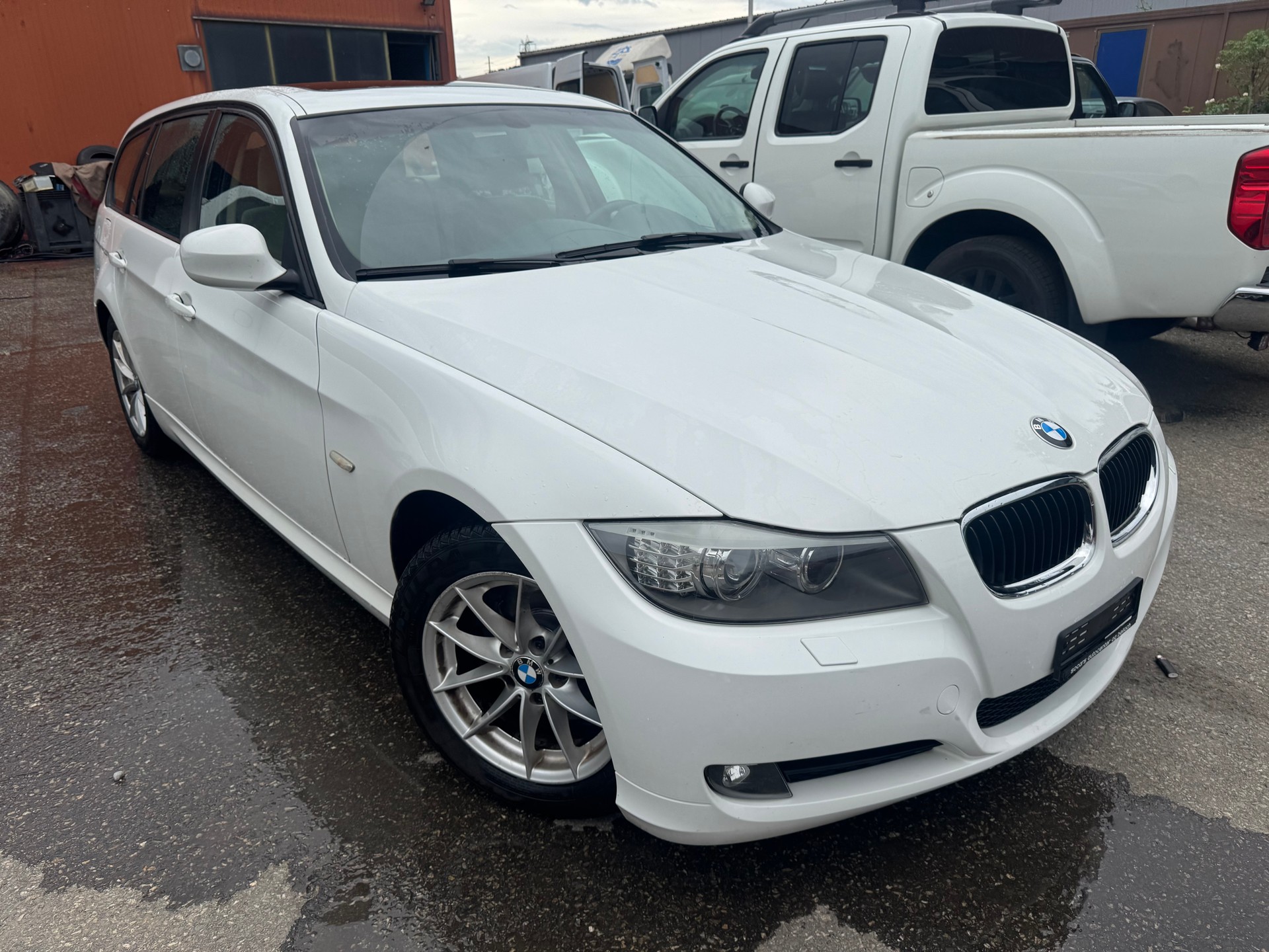 BMW 320d Touring Steptronic-image-2