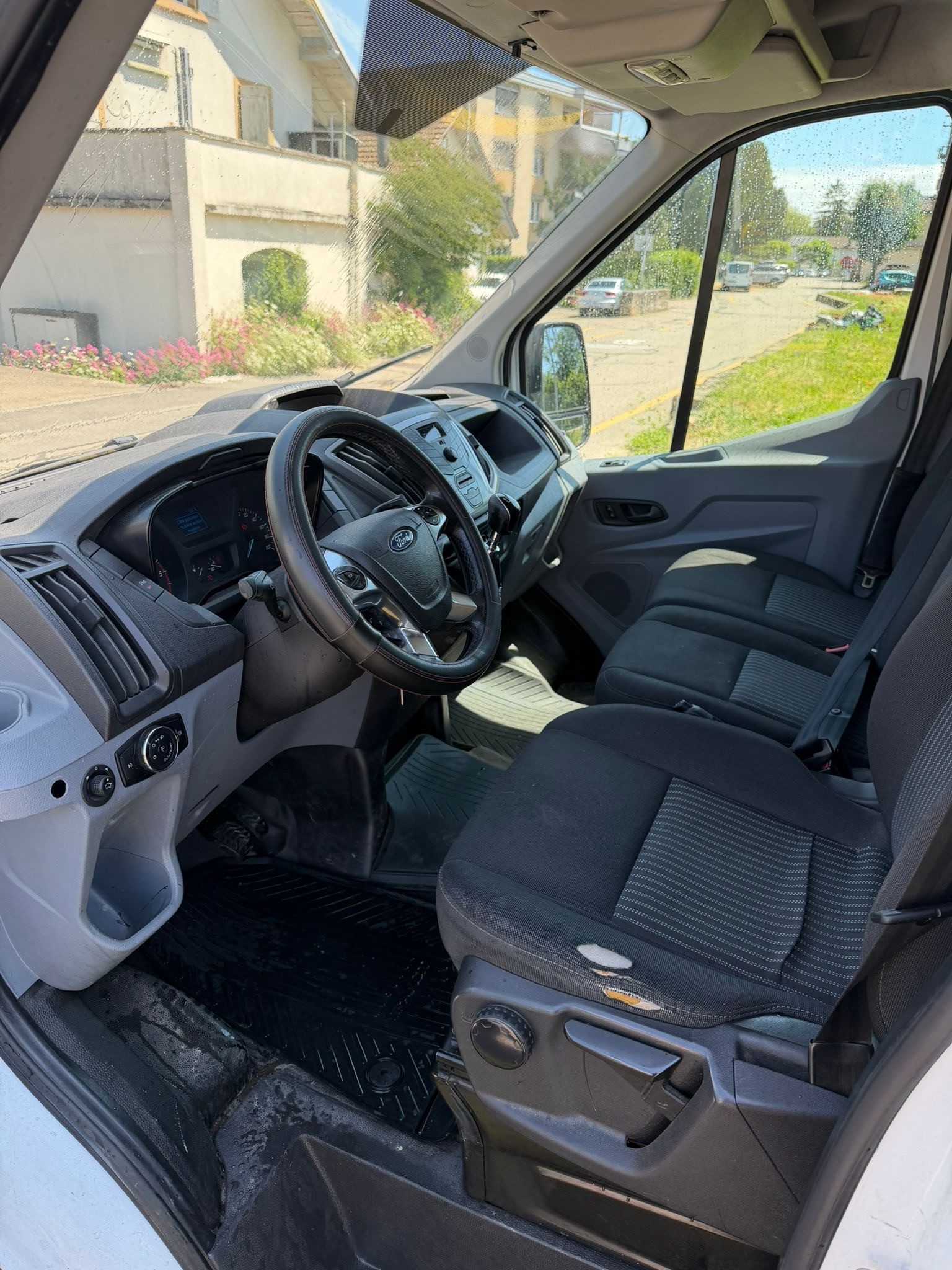 FORD Transit-image-8