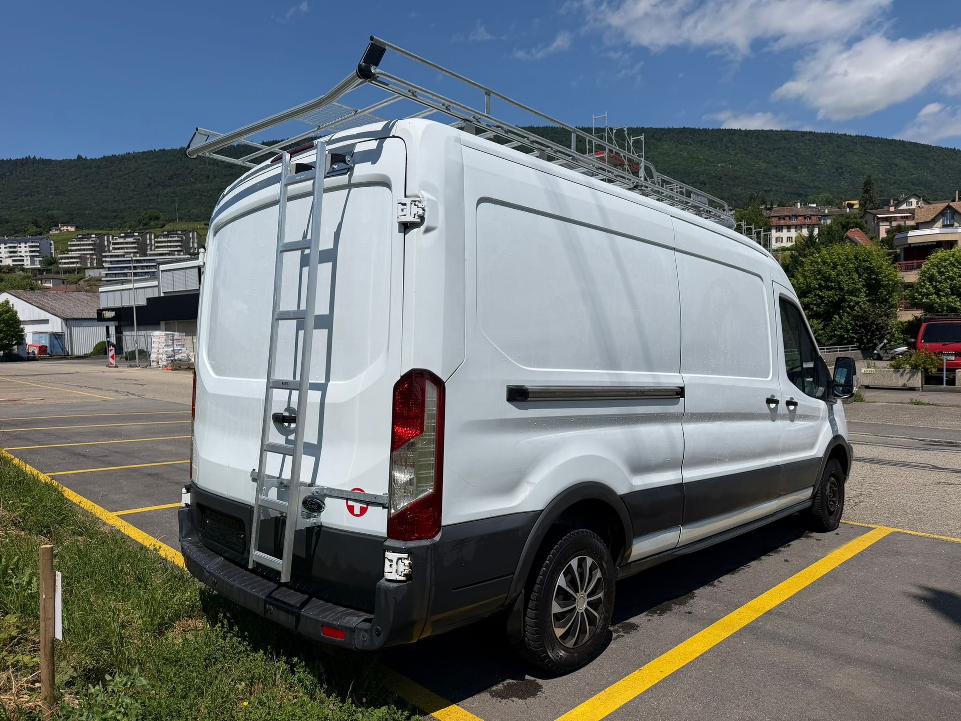 FORD Transit-image-2