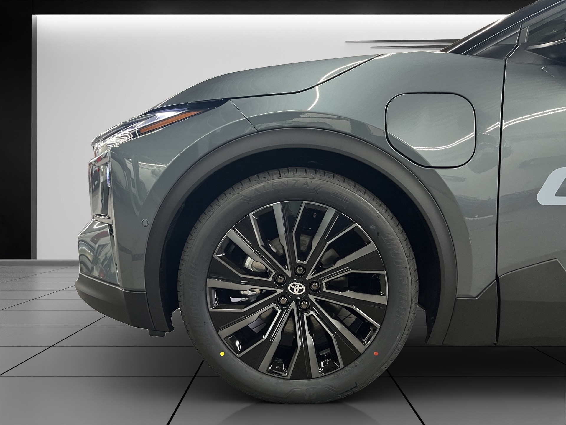 TOYOTA C-HR+ Premium AWD-image-14