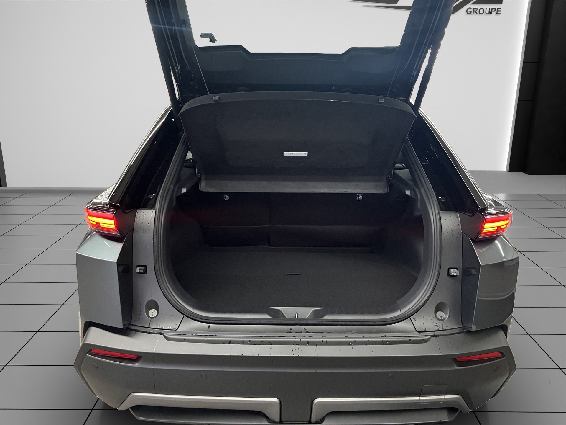 TOYOTA C-HR+ Premium AWD-image-13