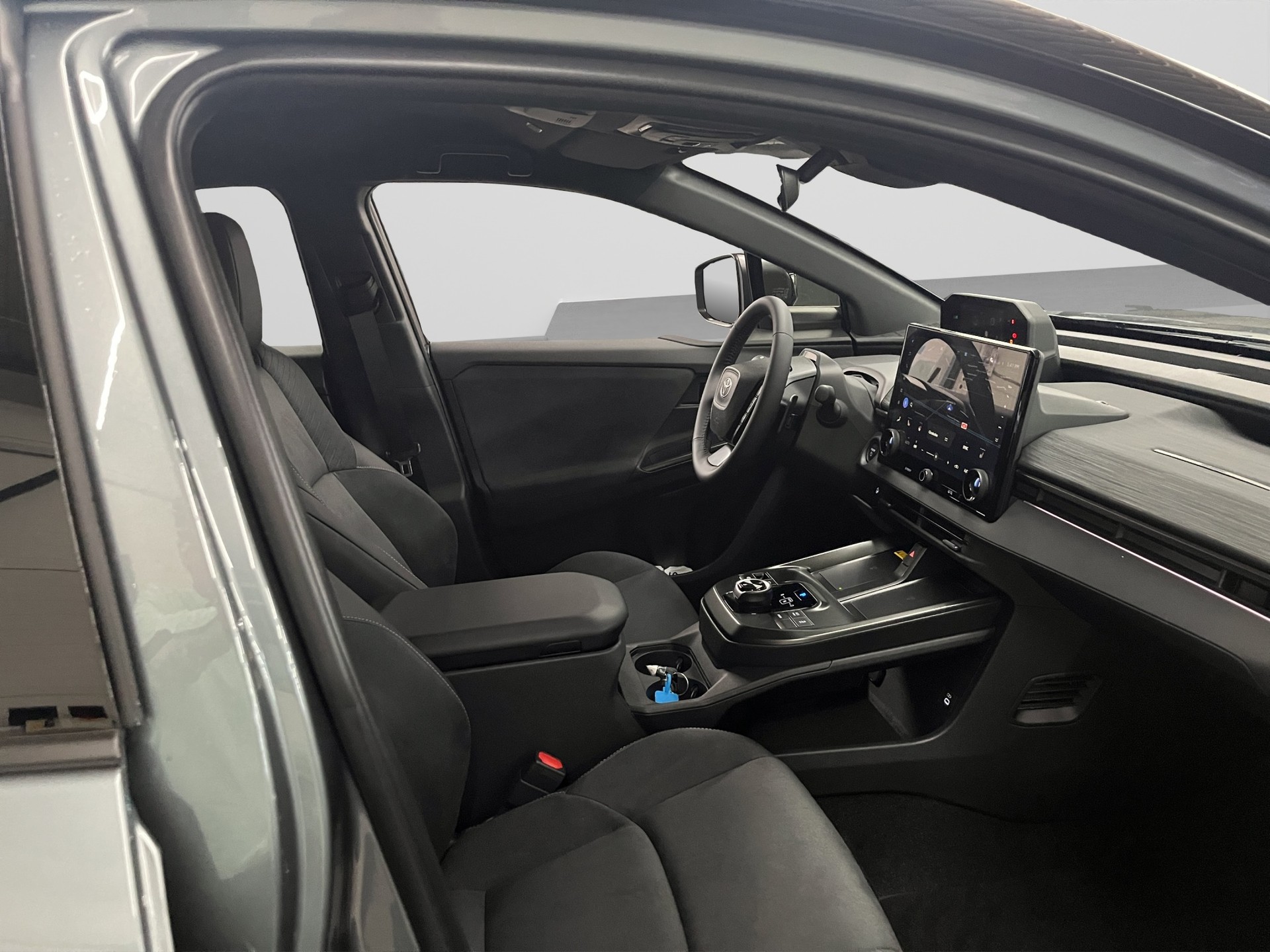 TOYOTA C-HR+ Premium AWD-image-11