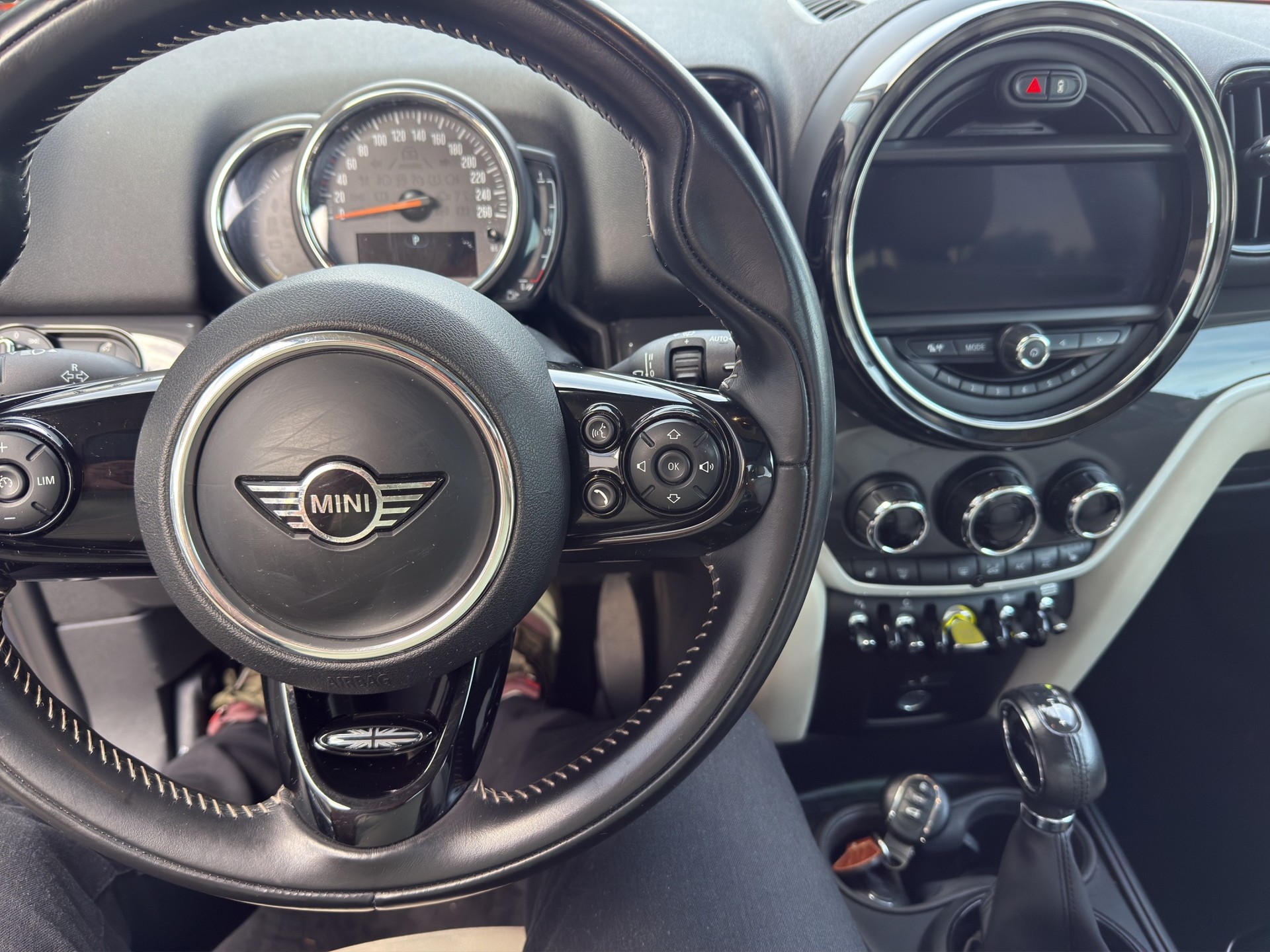 MINI Countryman Cooper S E ALL4 Steptronic-image-8