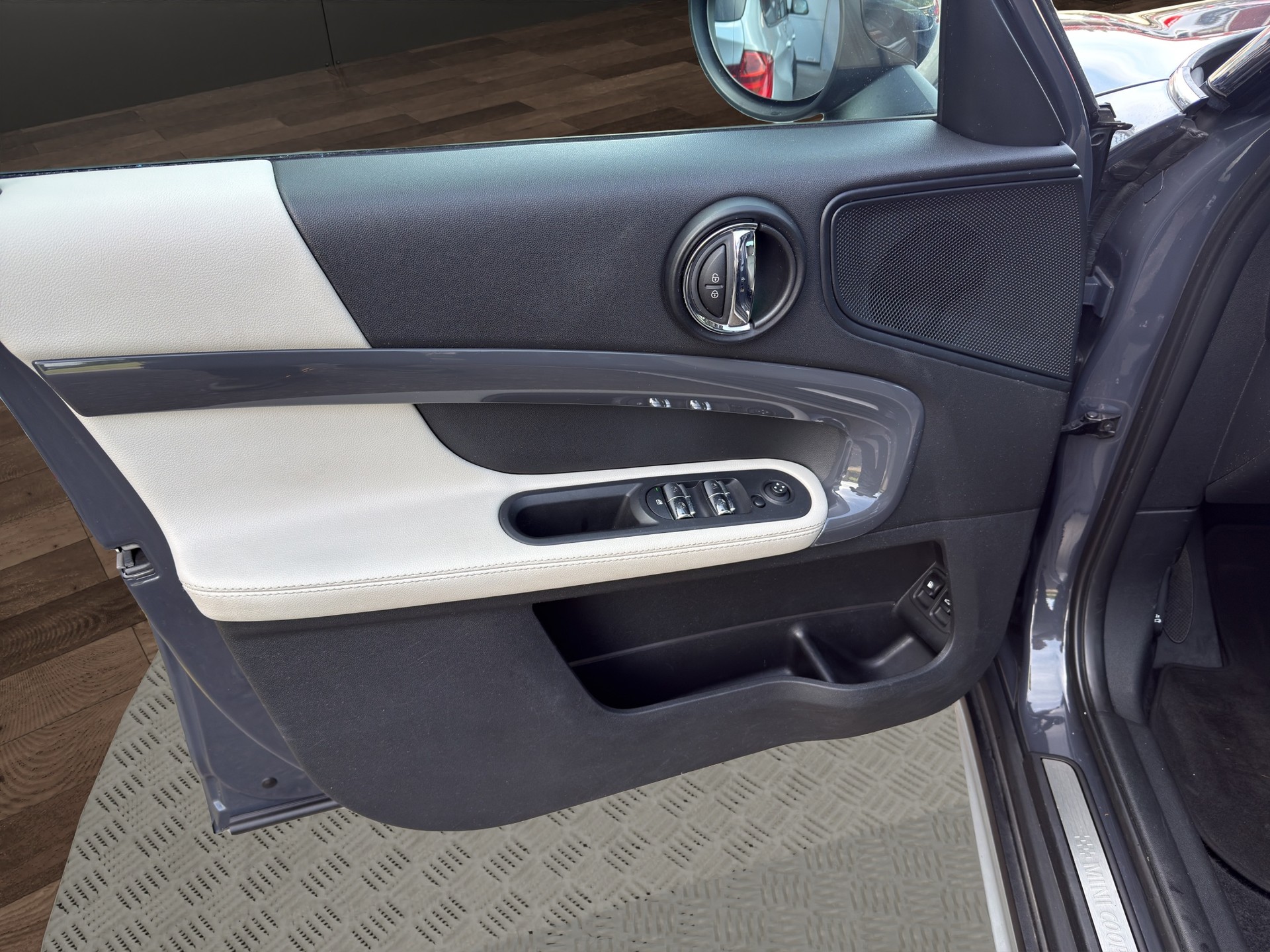 MINI Countryman Cooper S E ALL4 Steptronic-image-10