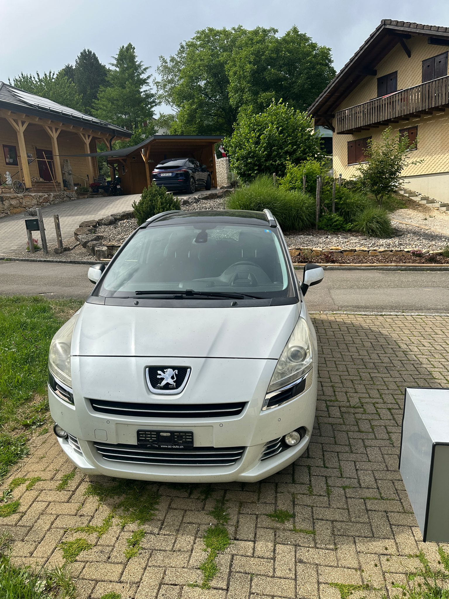 PEUGEOT 5008 2.0 HDI Business Automatic-image-0