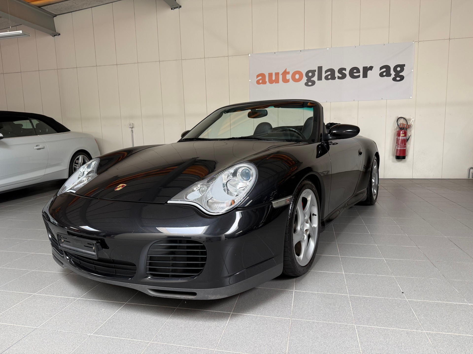 PORSCHE 911 Carrera 4 S Cabrio-image-1
