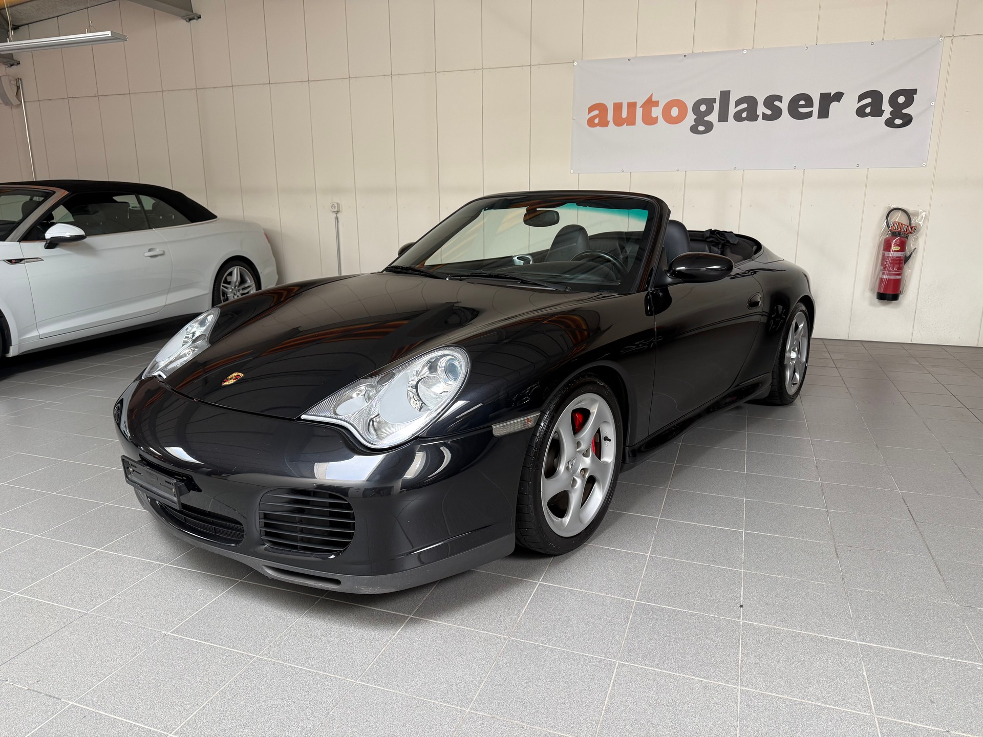PORSCHE 911 Carrera 4 S Cabrio-image-2