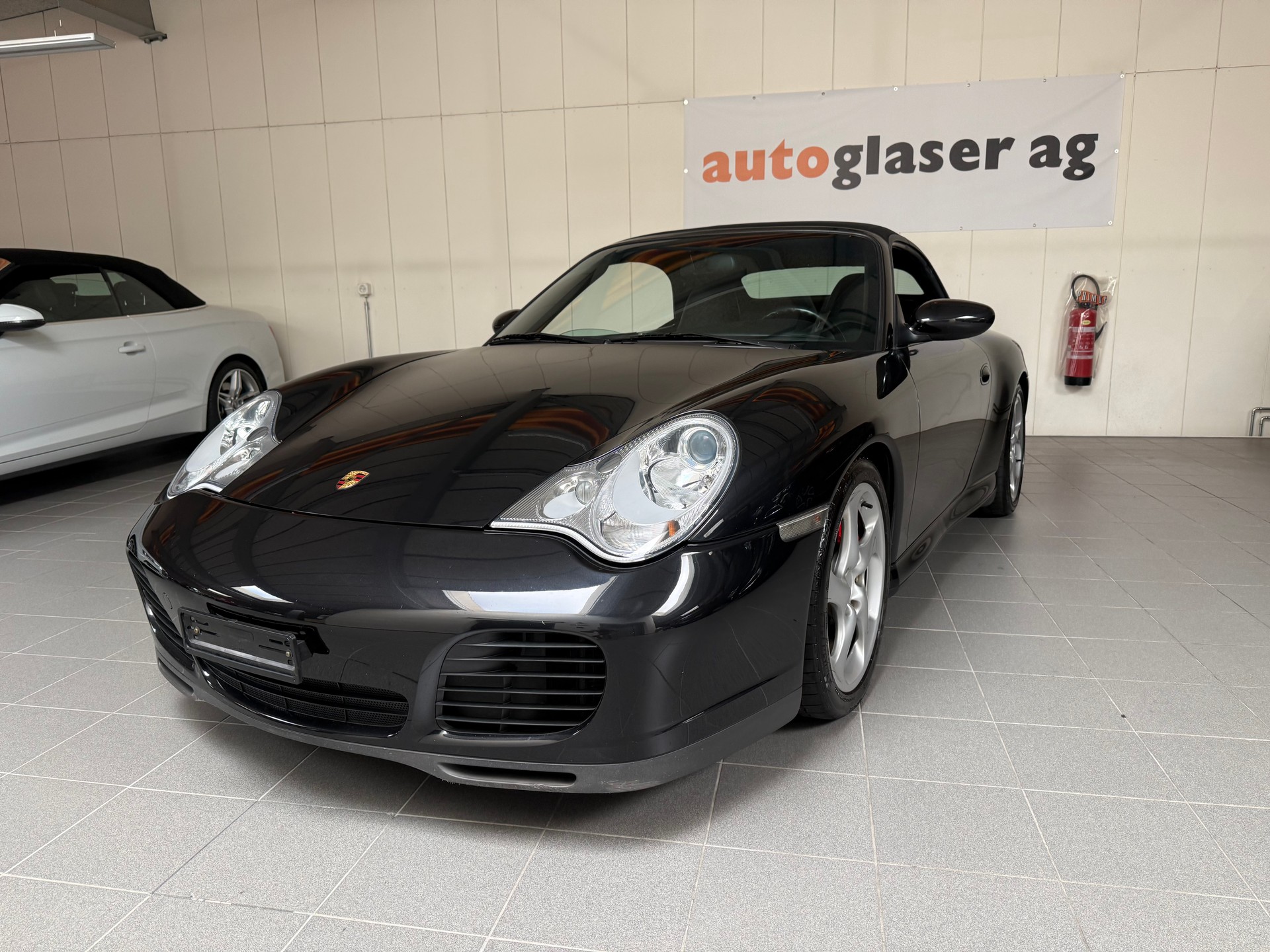 PORSCHE 911 Carrera 4 S Cabrio-image-14