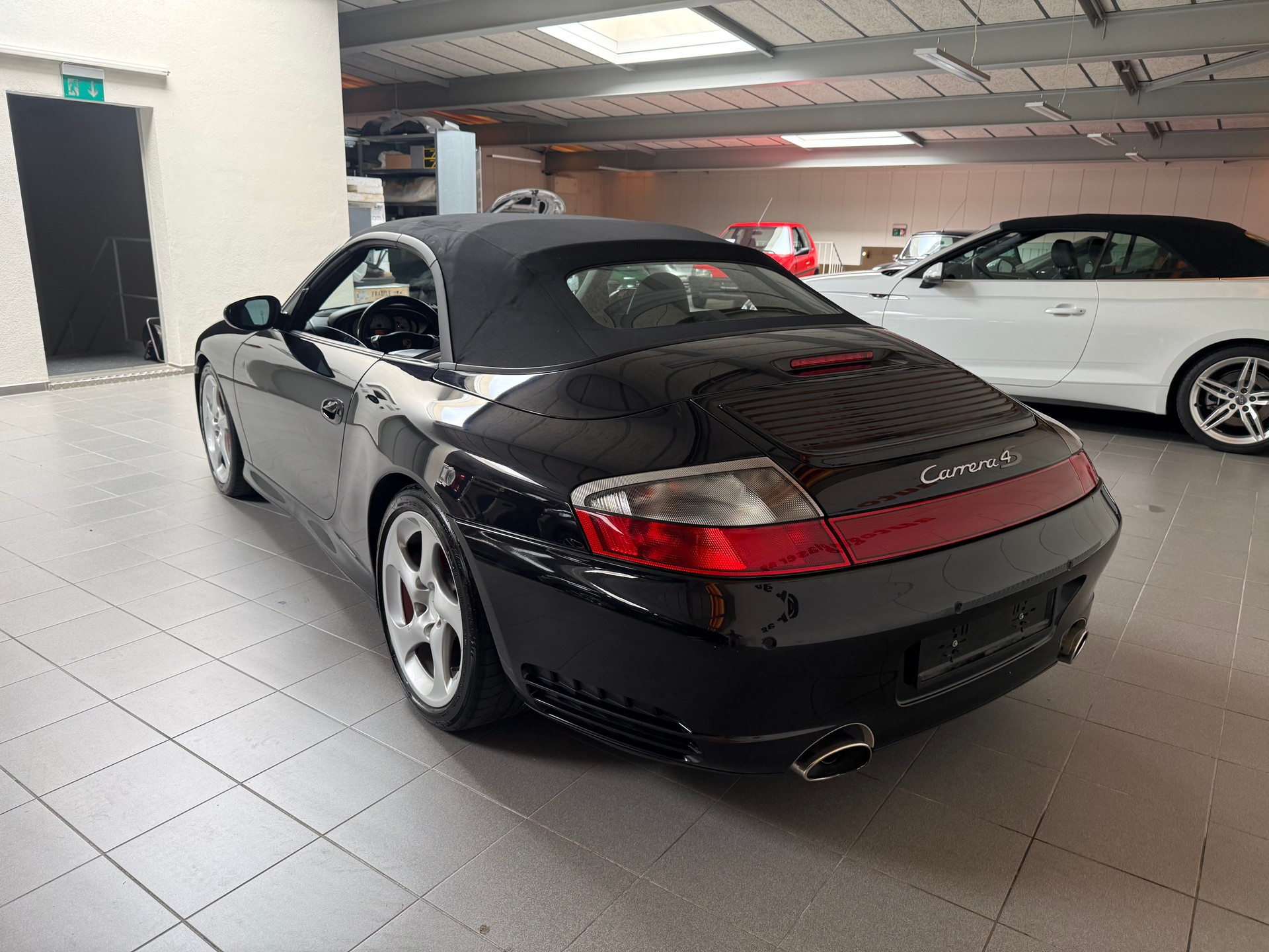 PORSCHE 911 Carrera 4 S Cabrio-image-15