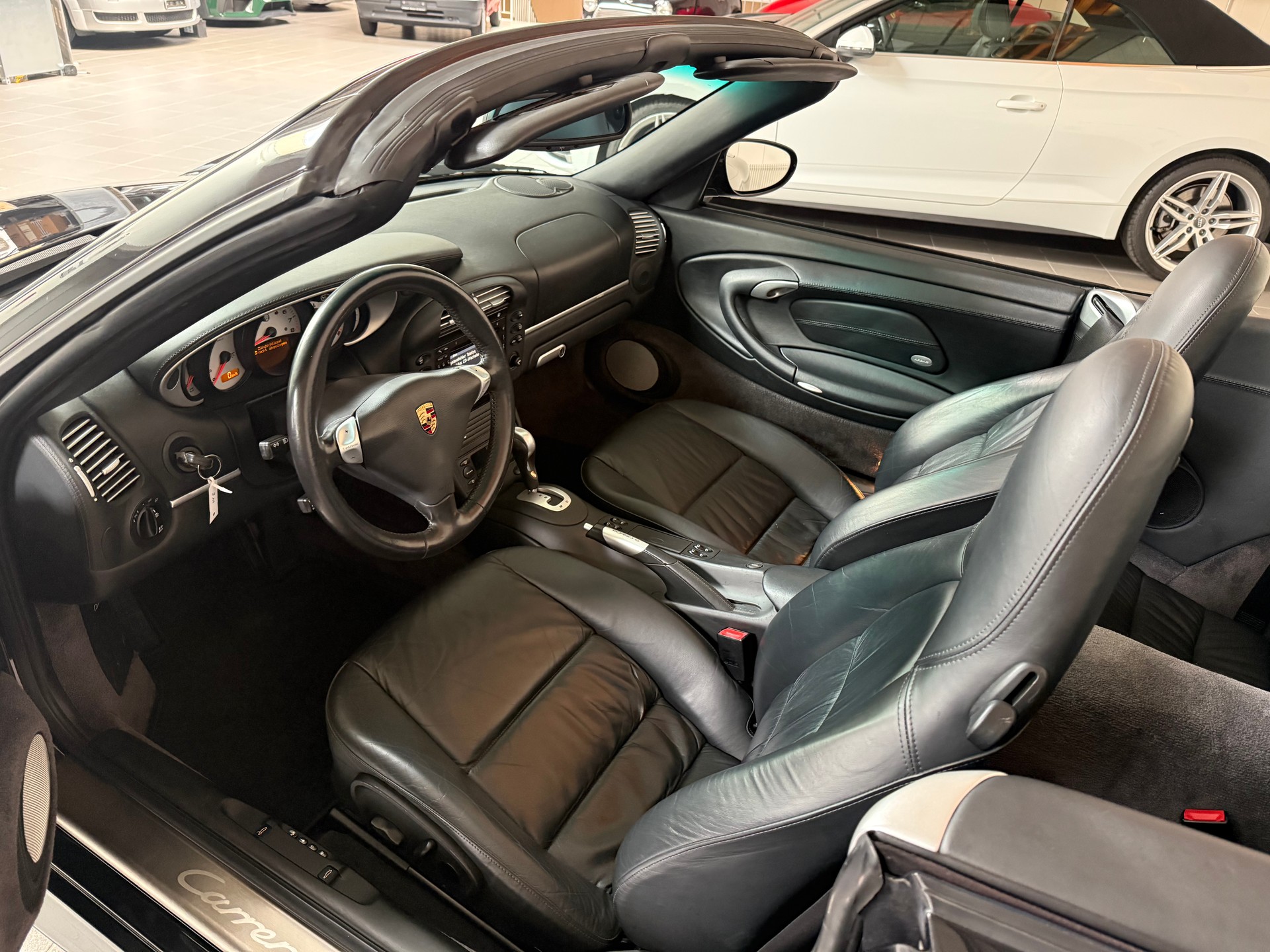 PORSCHE 911 Carrera 4 S Cabrio-image-8