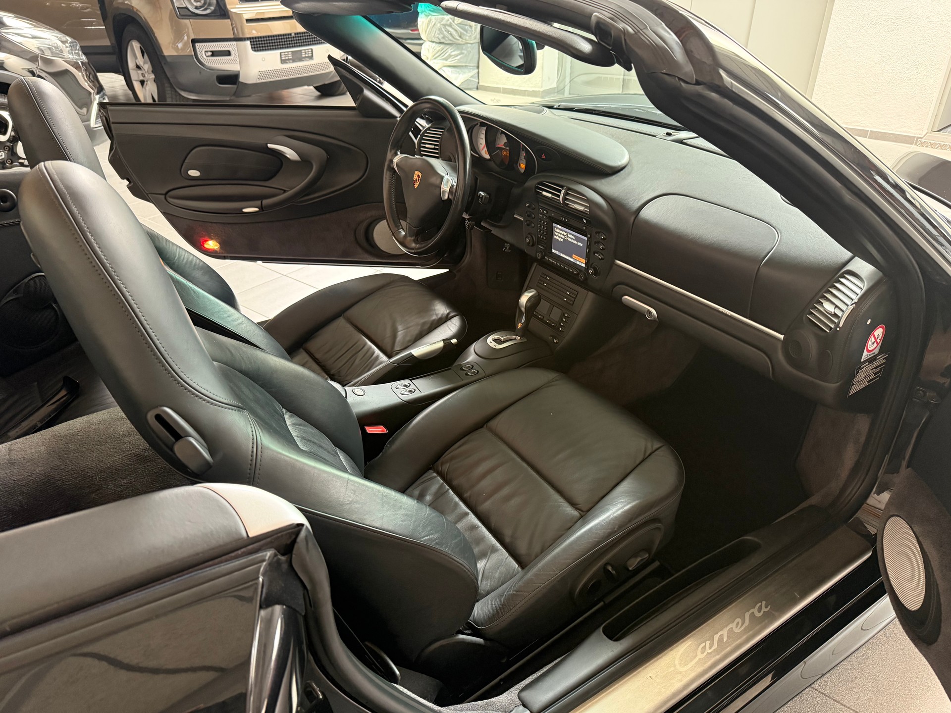 PORSCHE 911 Carrera 4 S Cabrio-image-11