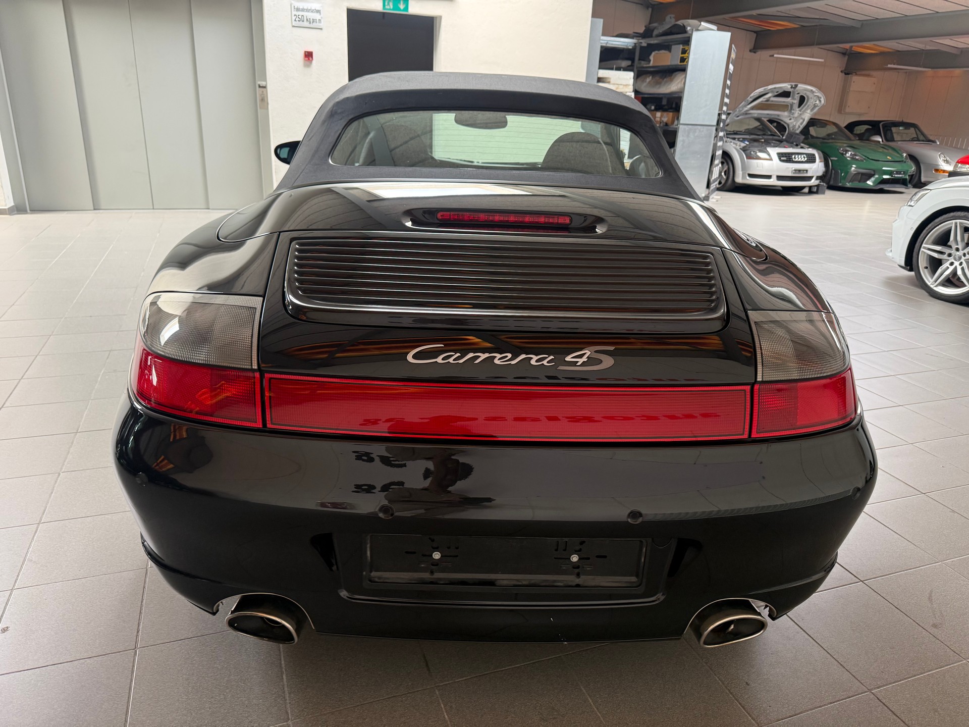 PORSCHE 911 Carrera 4 S Cabrio-image-16