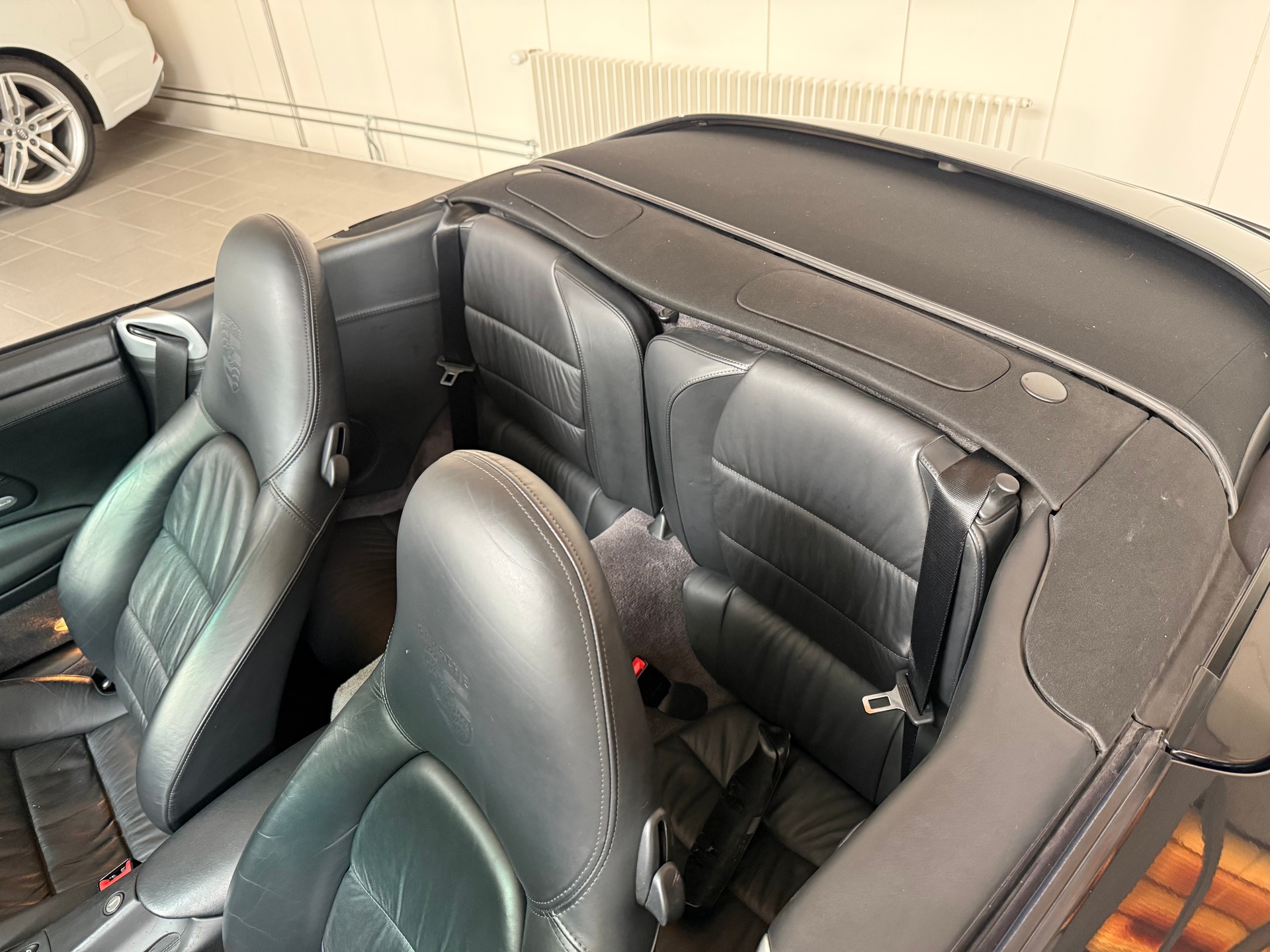 PORSCHE 911 Carrera 4 S Cabrio-image-10