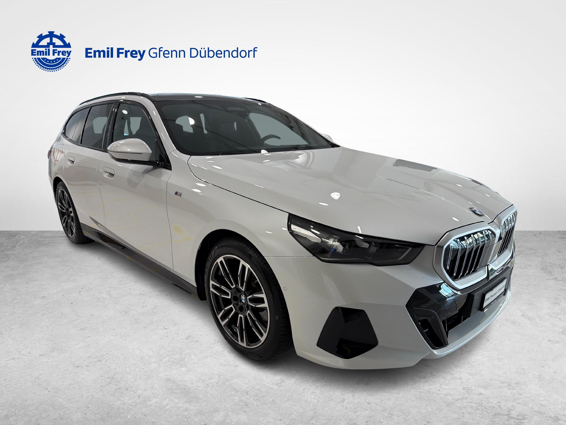 BMW 520d xDrive Touring-image-3