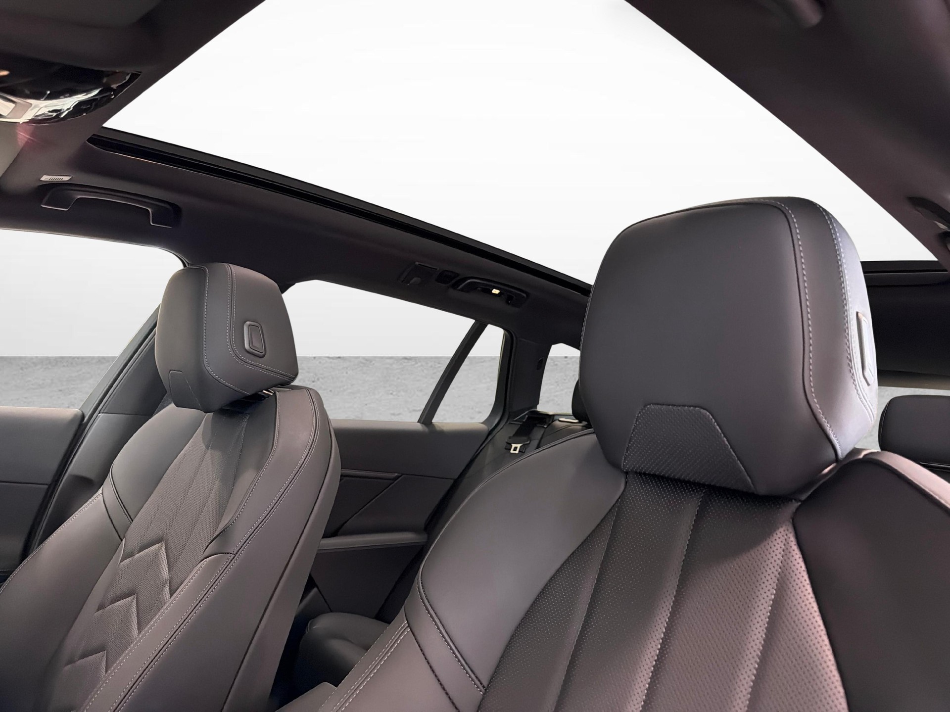 BMW 520d xDrive Touring-image-18
