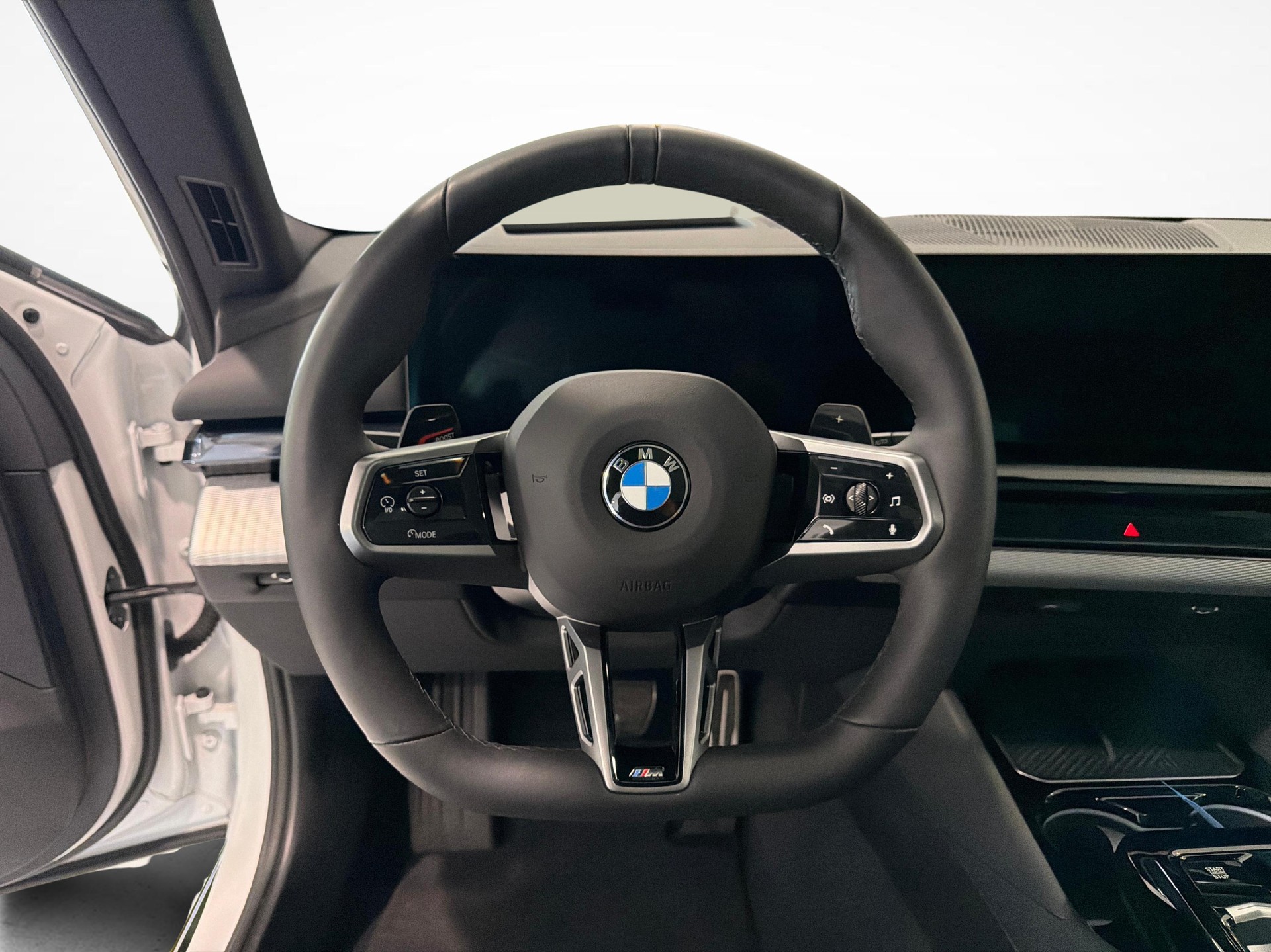 BMW 520d xDrive Touring-image-13