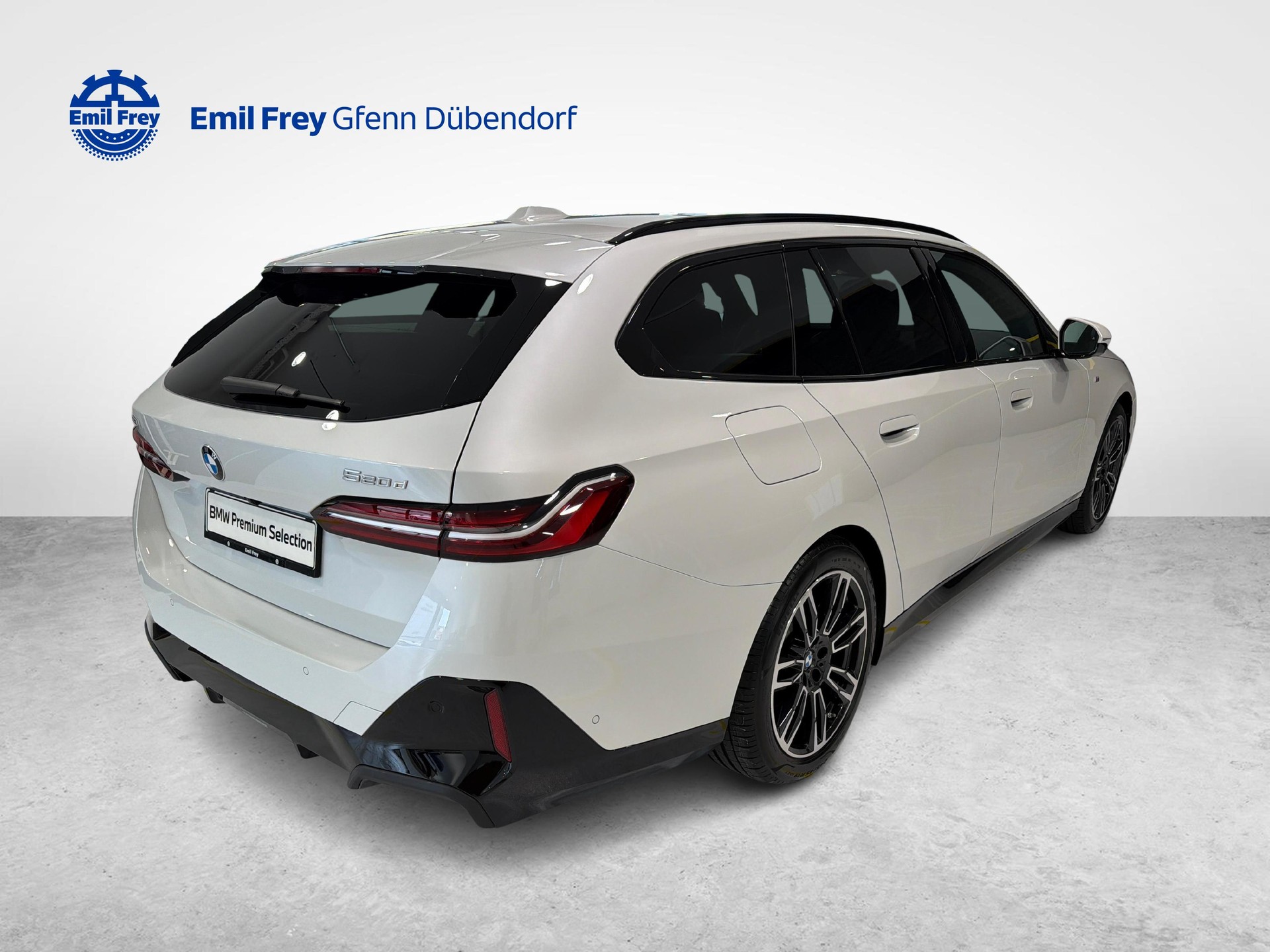 BMW 520d xDrive Touring-image-1