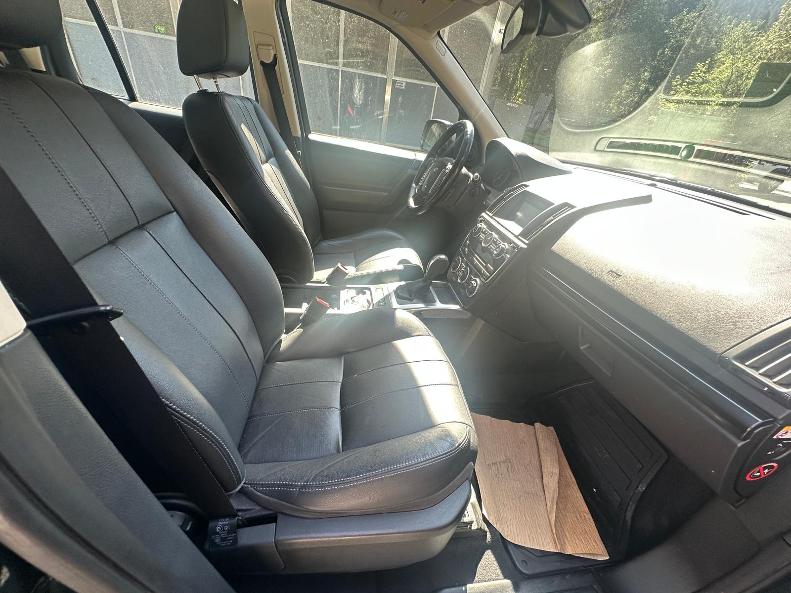 LAND ROVER Freelander 2.0 SE Automatic-image-7