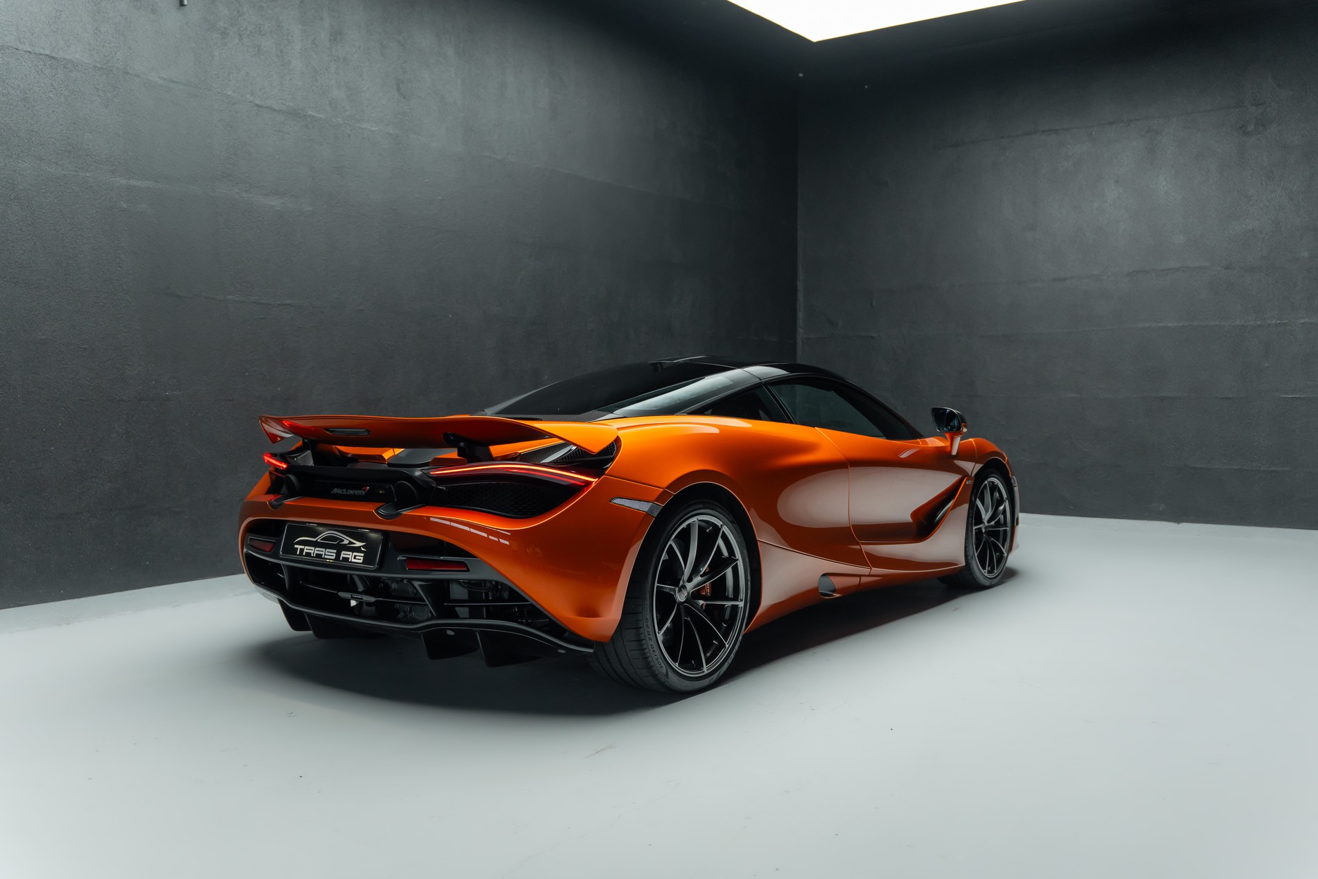 McLAREN 720S Coupé Performance 4.0 V8 SSG • Elite Paint Azores-image-2