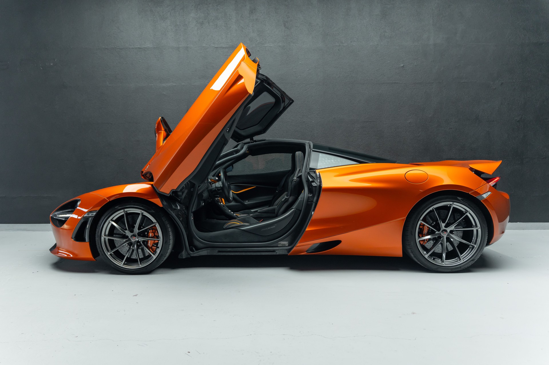 McLAREN 720S Coupé Performance 4.0 V8 SSG • Elite Paint Azores-image-4