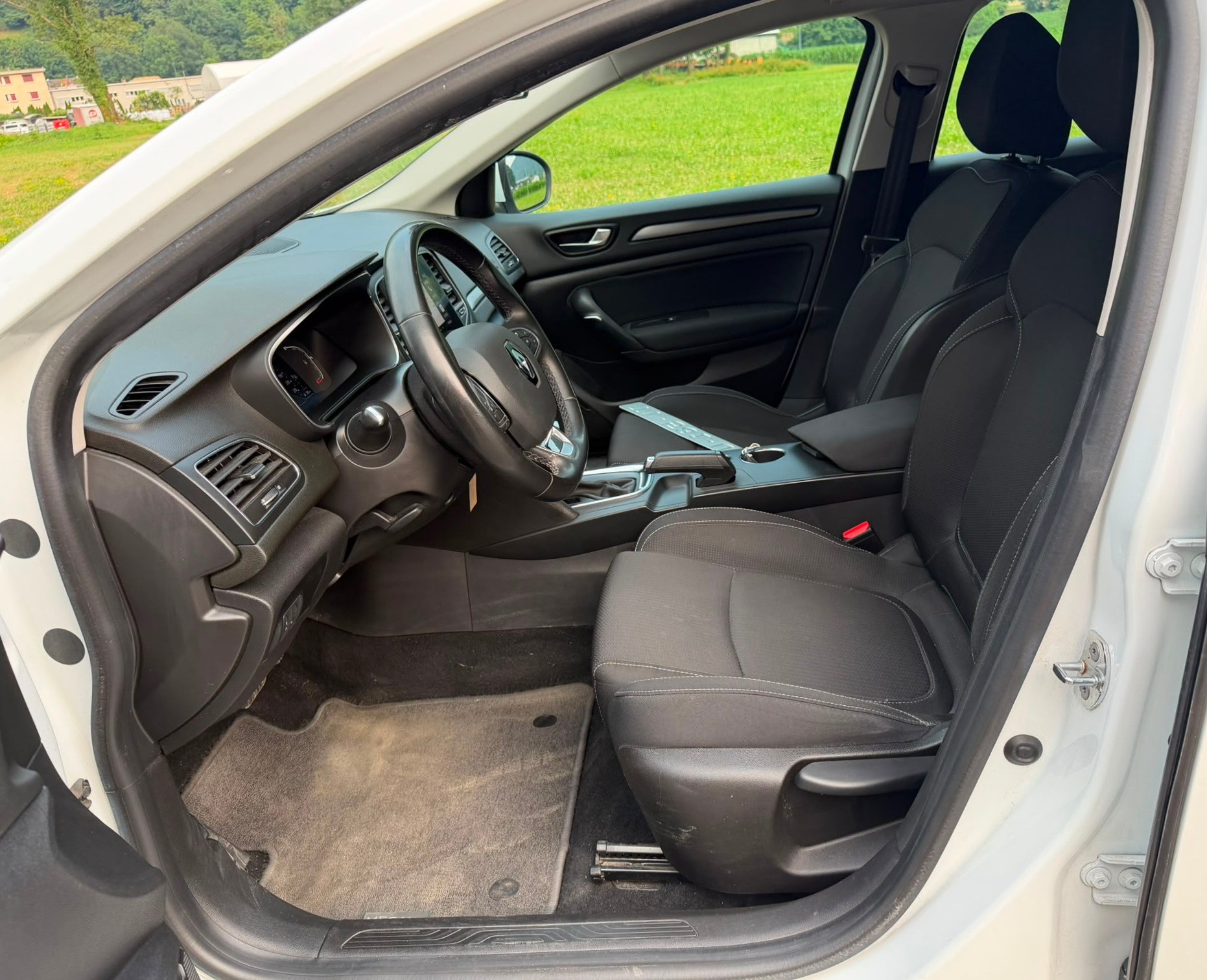 RENAULT Mégane Grandtour 1.3 16V Turbo Zen EDC-image-7
