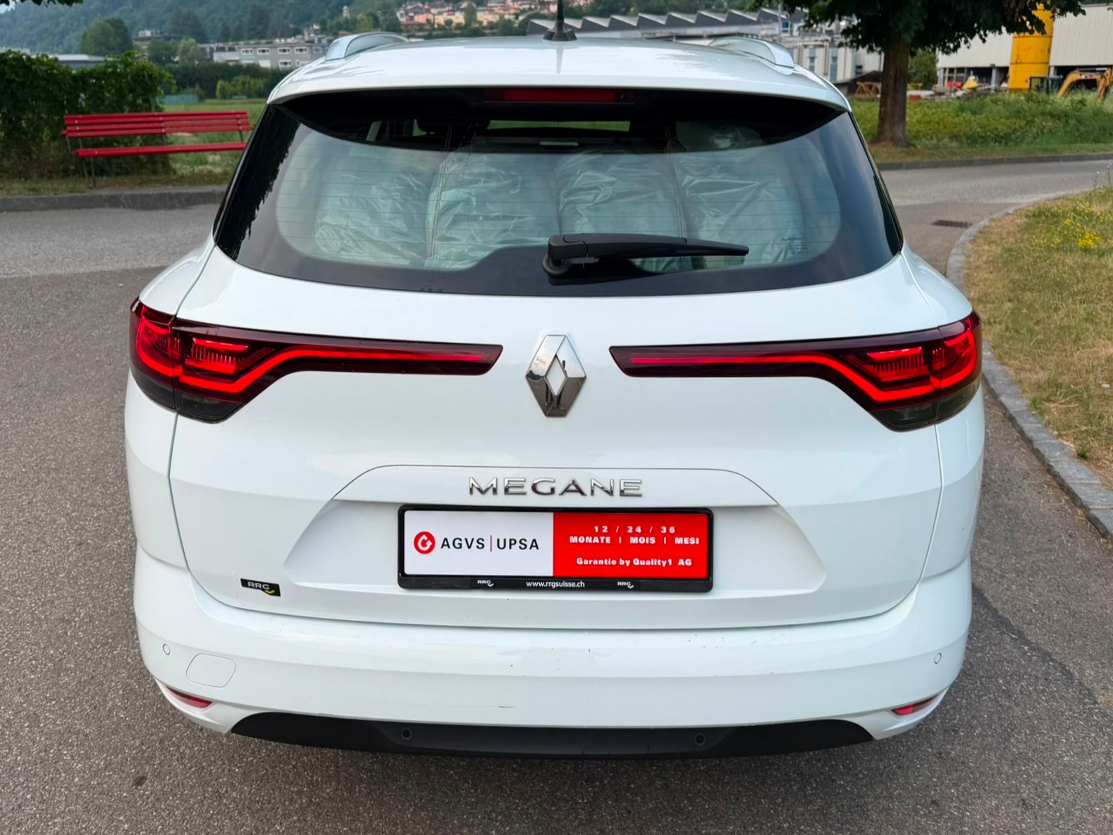 RENAULT Mégane Grandtour 1.3 16V Turbo Zen EDC-image-5