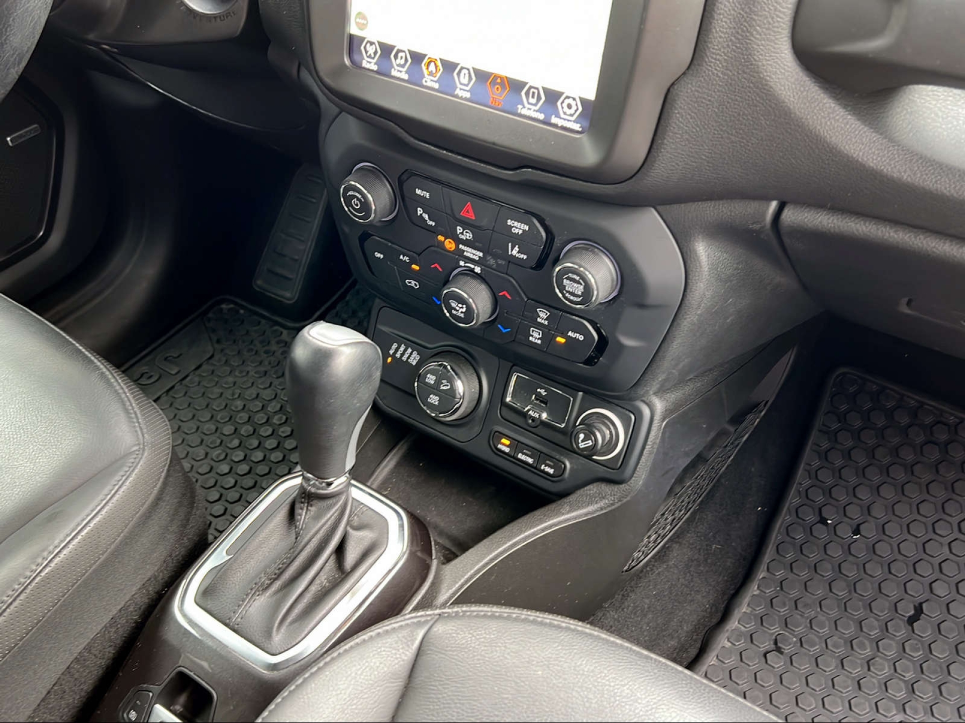 JEEP Renegade 1.3 PHEV S AWD-image-9