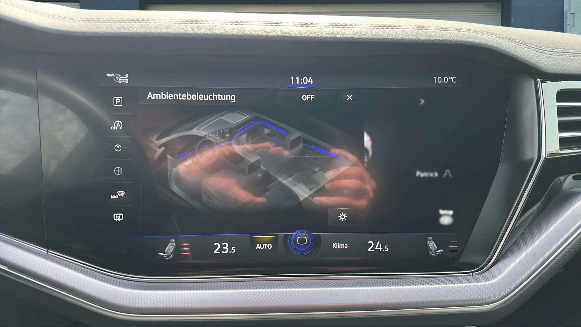 VW Touareg 3.0 TDI R Line Tiptronic Black Optik mit AHK & Luftfederung + Standheizung + Allradkenkung & Werksgarantie-image-16