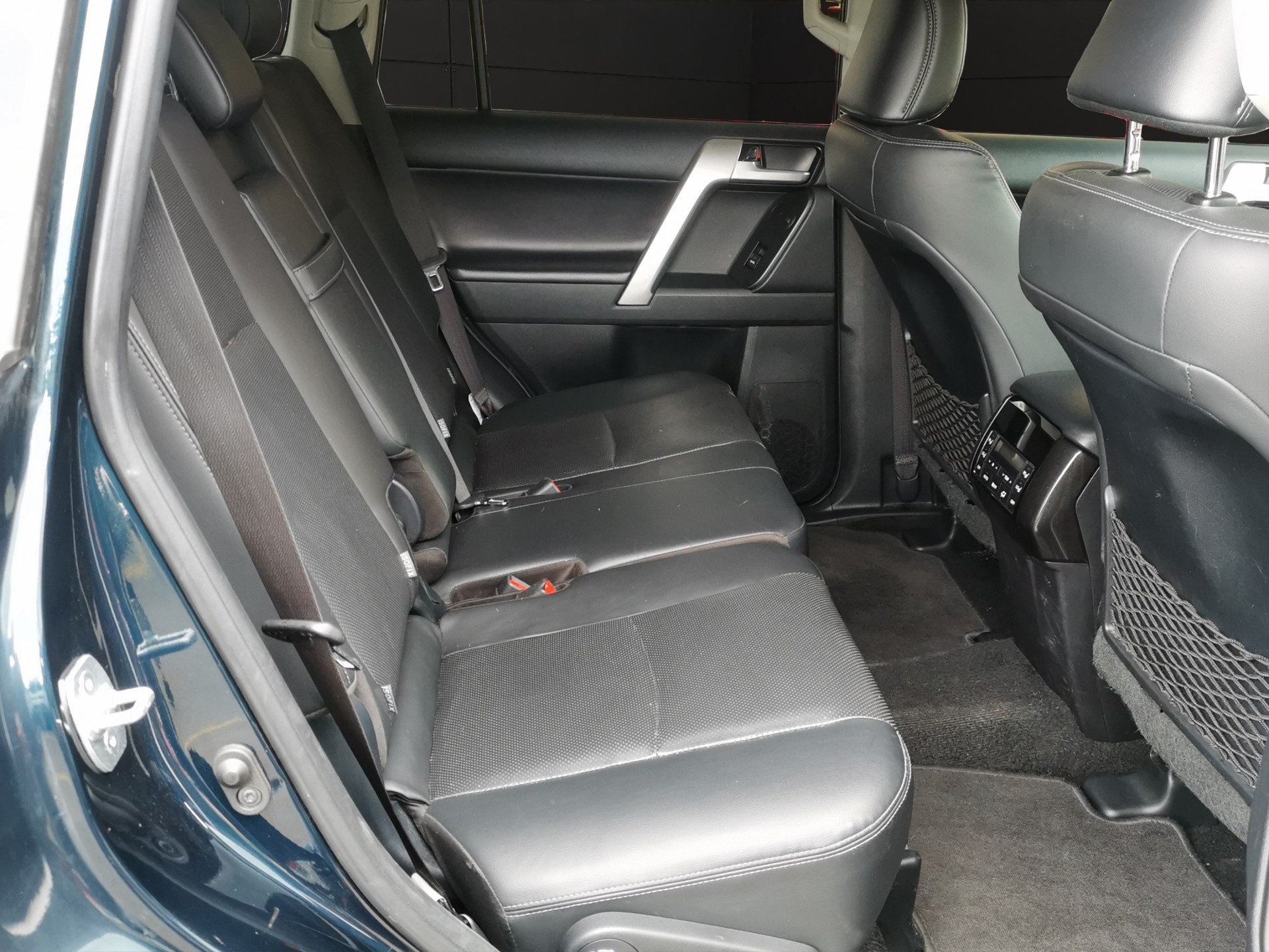 TOYOTA Land Cruiser 2.8TD Premium Automatic-image-15