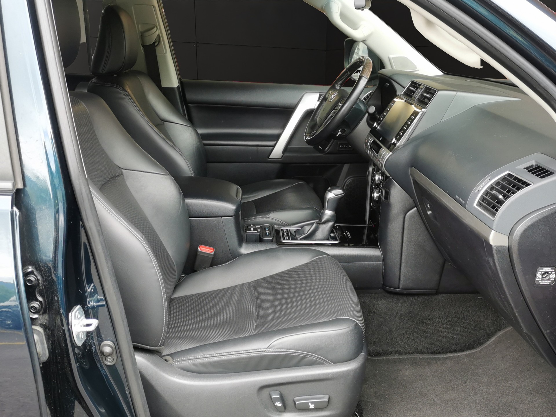 TOYOTA Land Cruiser 2.8TD Premium Automatic-image-14