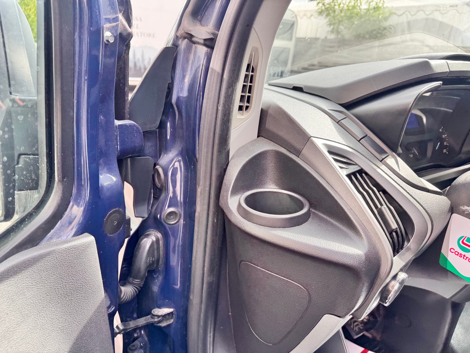 FORD Transit Custom Van 250 L1H1 Startup-image-13
