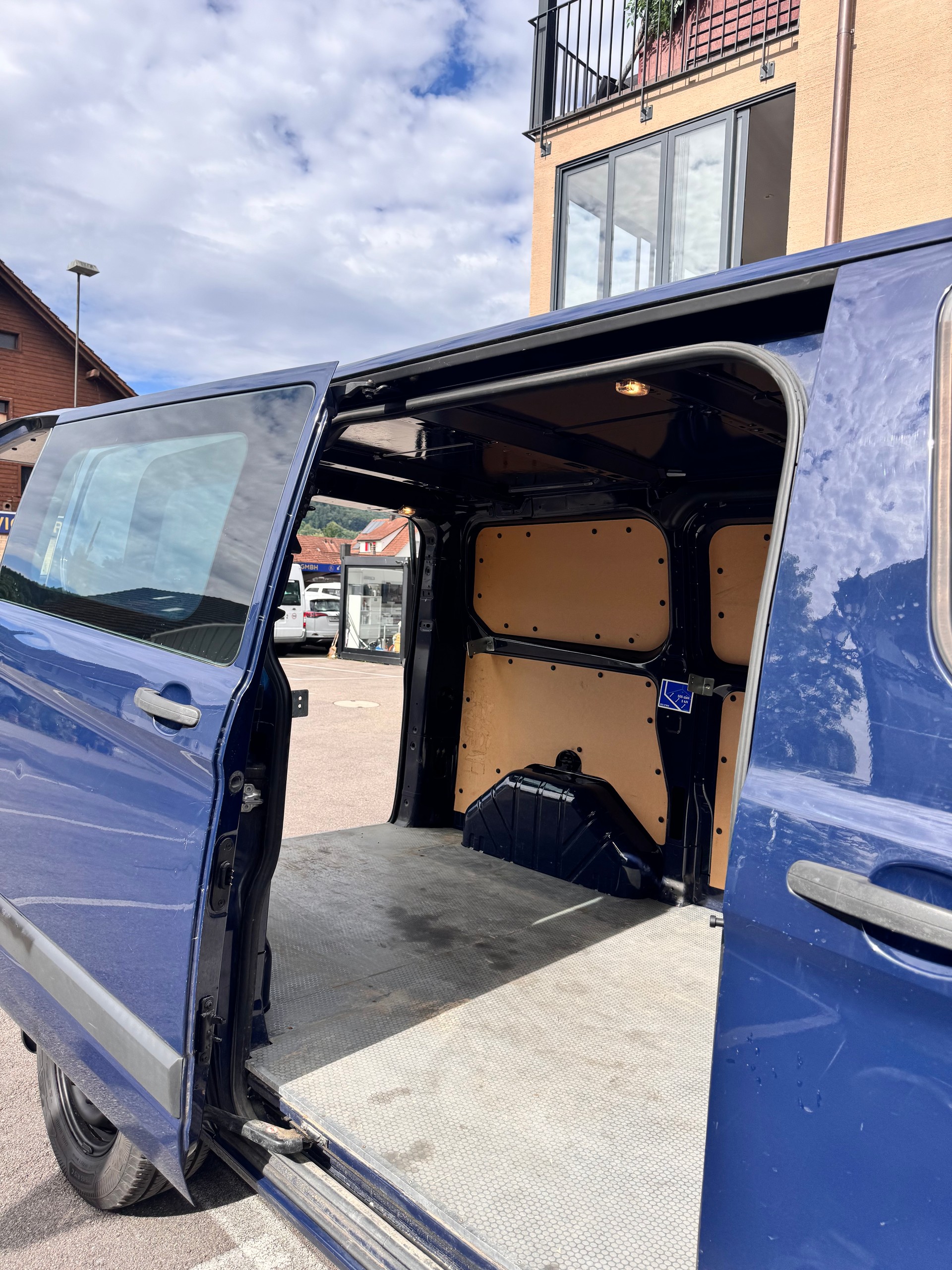 FORD Transit Custom Van 250 L1H1 Startup-image-14