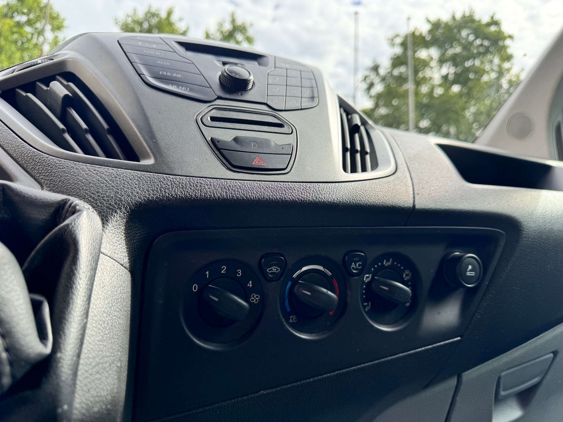 FORD Transit Custom Van 250 L1H1 Startup-image-11