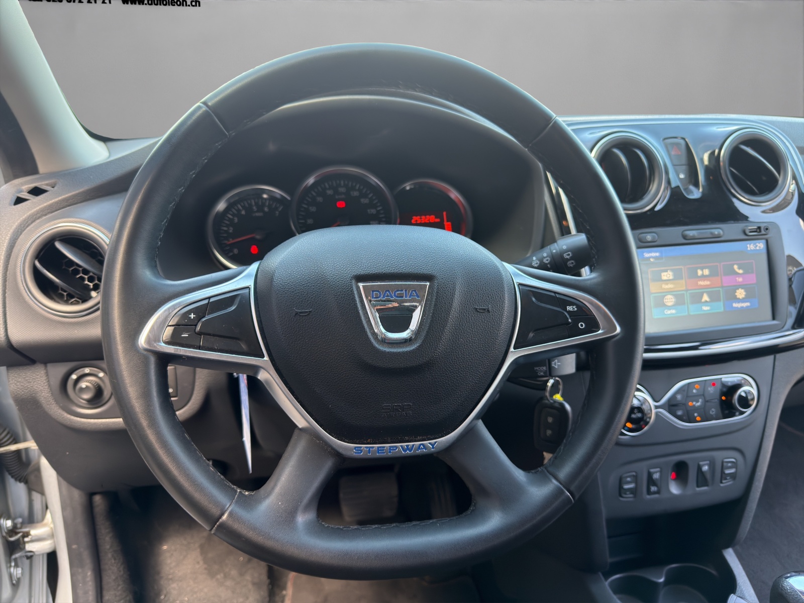 DACIA Sandero TCe 90 Comfort Automatic-image-9