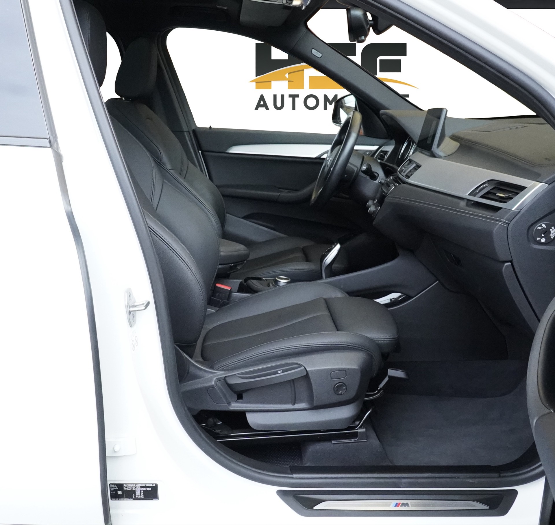 BMW X1 xDrive 20d M Sport Steptronic *CH Fahrzeug & AHK 2000 KG**-image-11