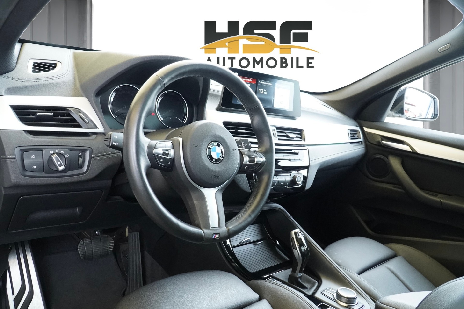 BMW X1 xDrive 20d M Sport Steptronic *CH Fahrzeug & AHK 2000 KG**-image-8