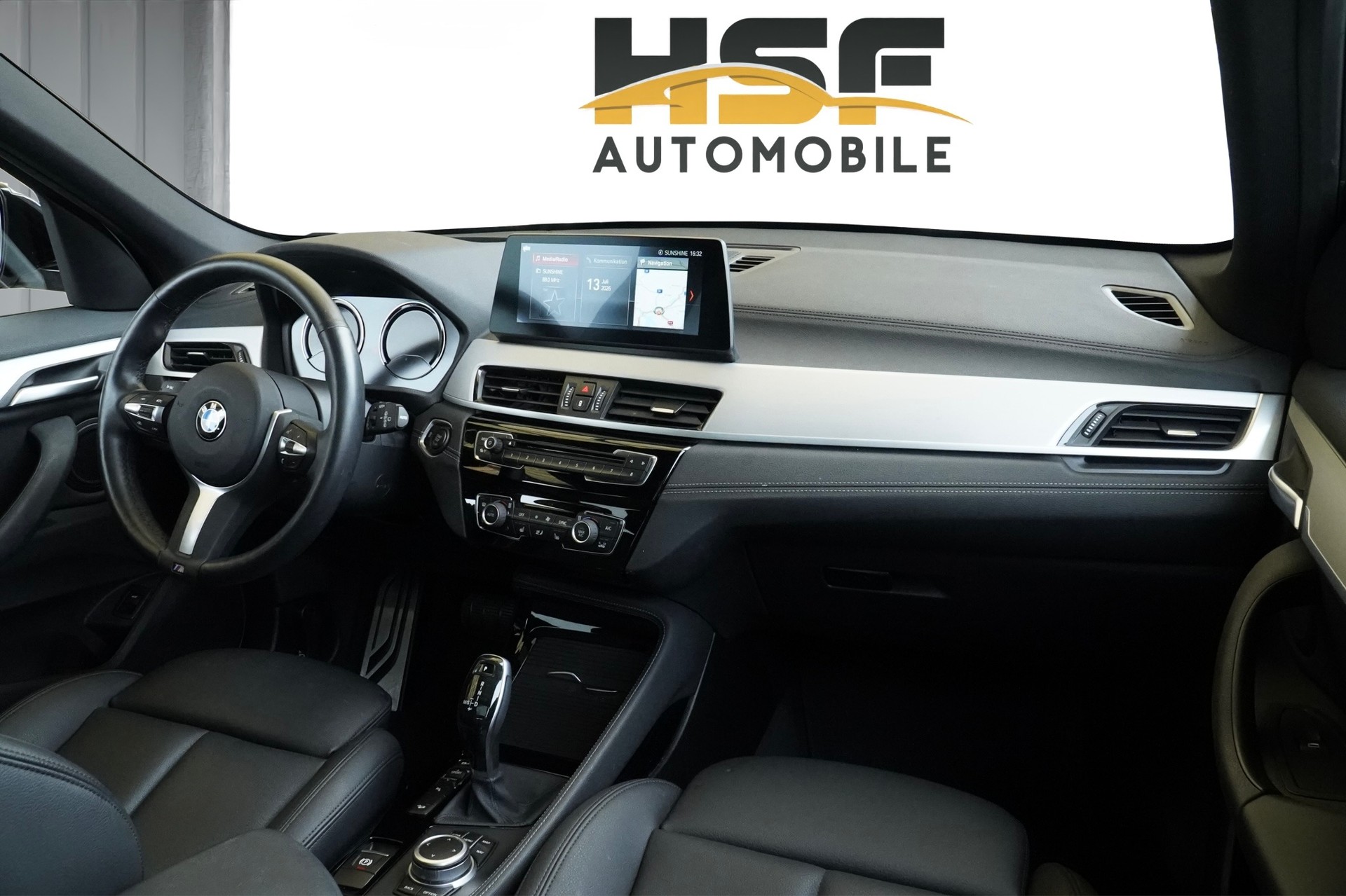 BMW X1 xDrive 20d M Sport Steptronic *CH Fahrzeug & AHK 2000 KG**-image-12