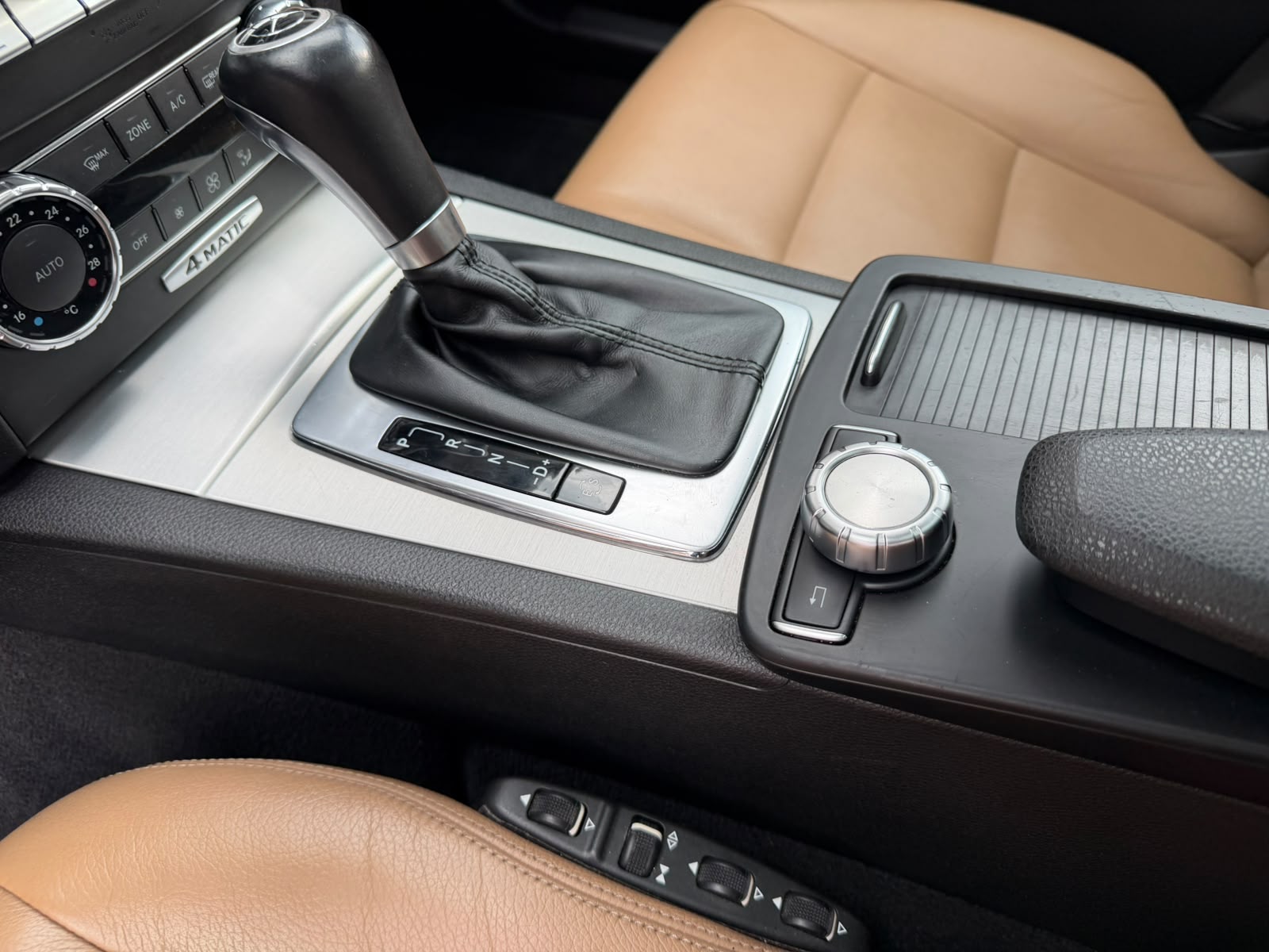 MERCEDES-BENZ C 300 CDI Avantgarde 4Matic 7G-Tronic-image-24